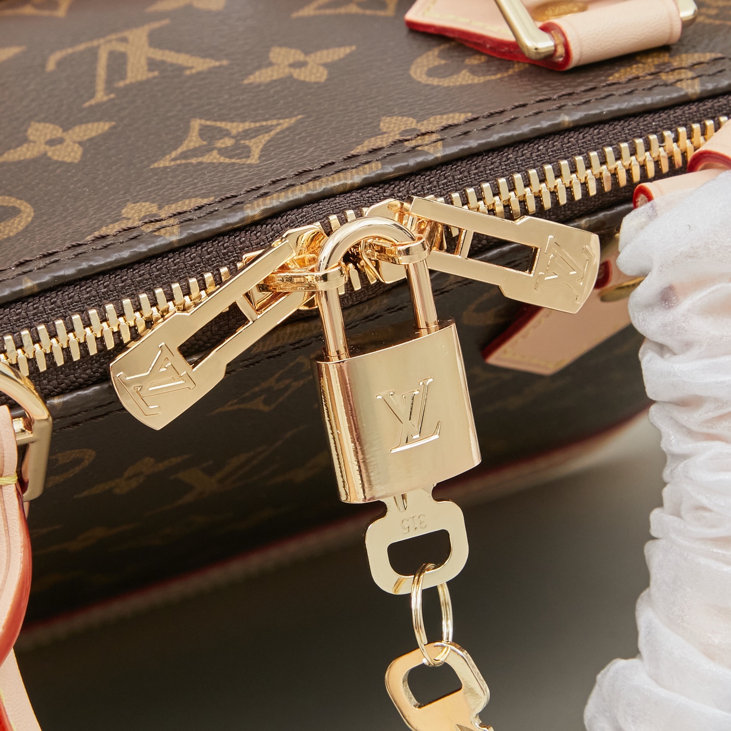 Louis Vuitton Alma Handbag M53151 in Monogram Canvas - Image 5