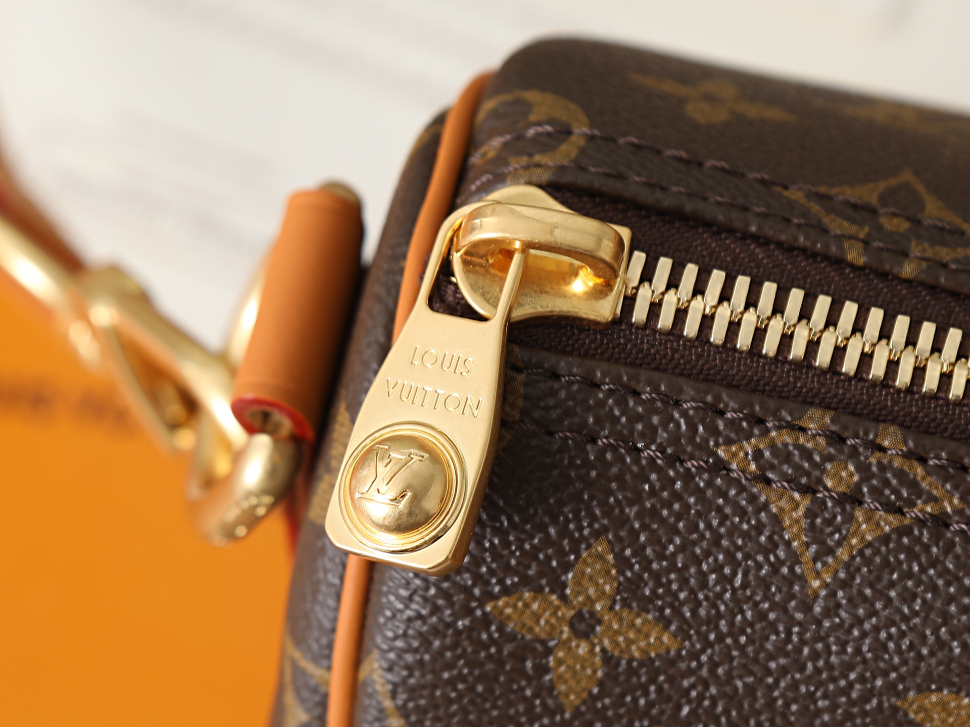 Louis Vuitton Keepall Bandouliere 25 Monogram Archive Crossbody Bag - Image 5