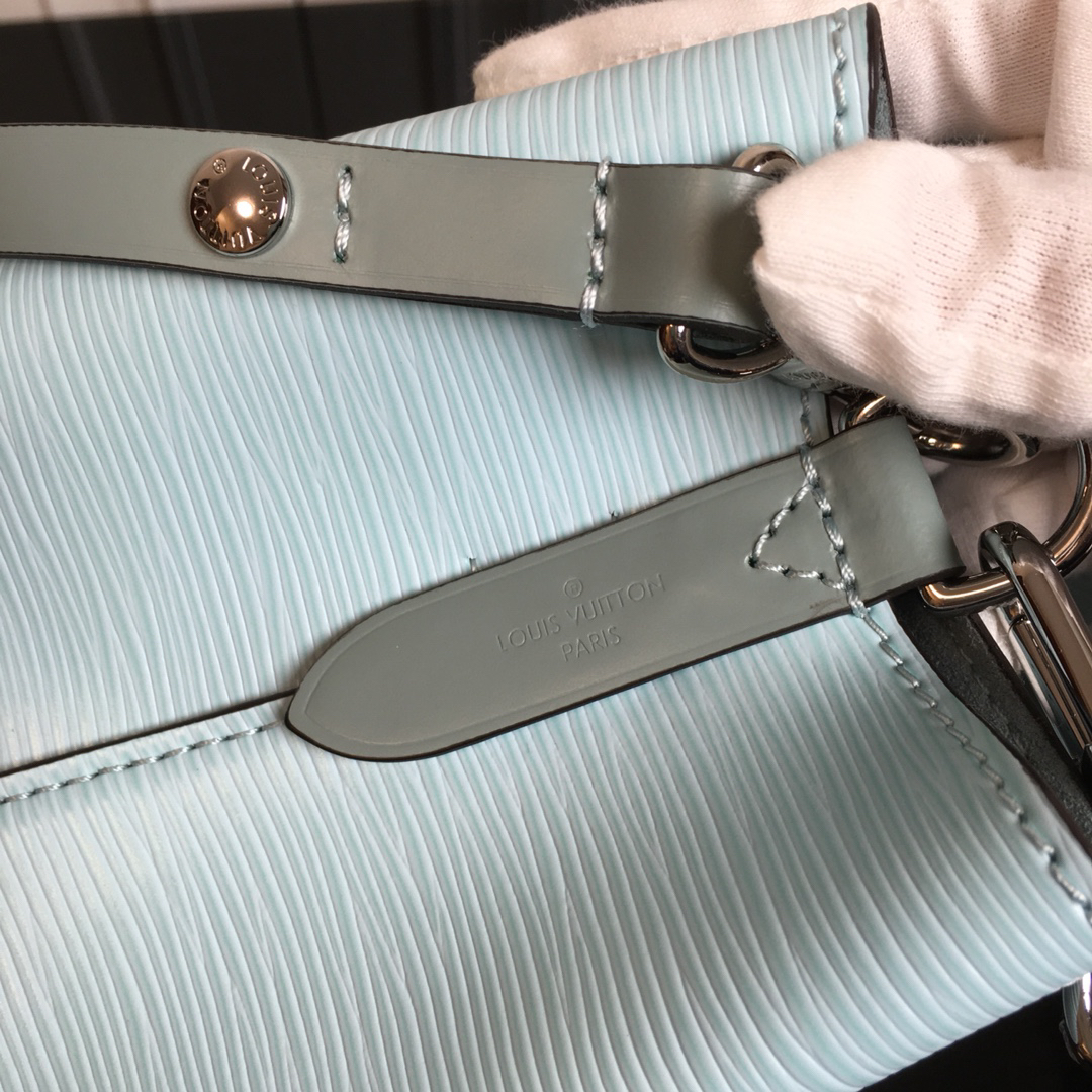 Louis Vuitton NéoNoé BB Bucket Bag in Pale Green Epi Leather - Image 5