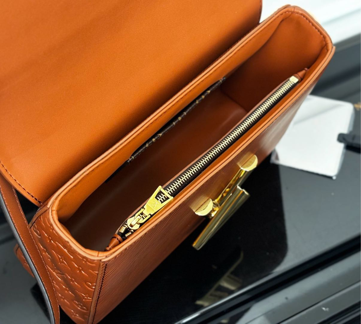Louis Vuitton Twist MM Slim Crossbody Bag in Brown Epi Leather - Image 5