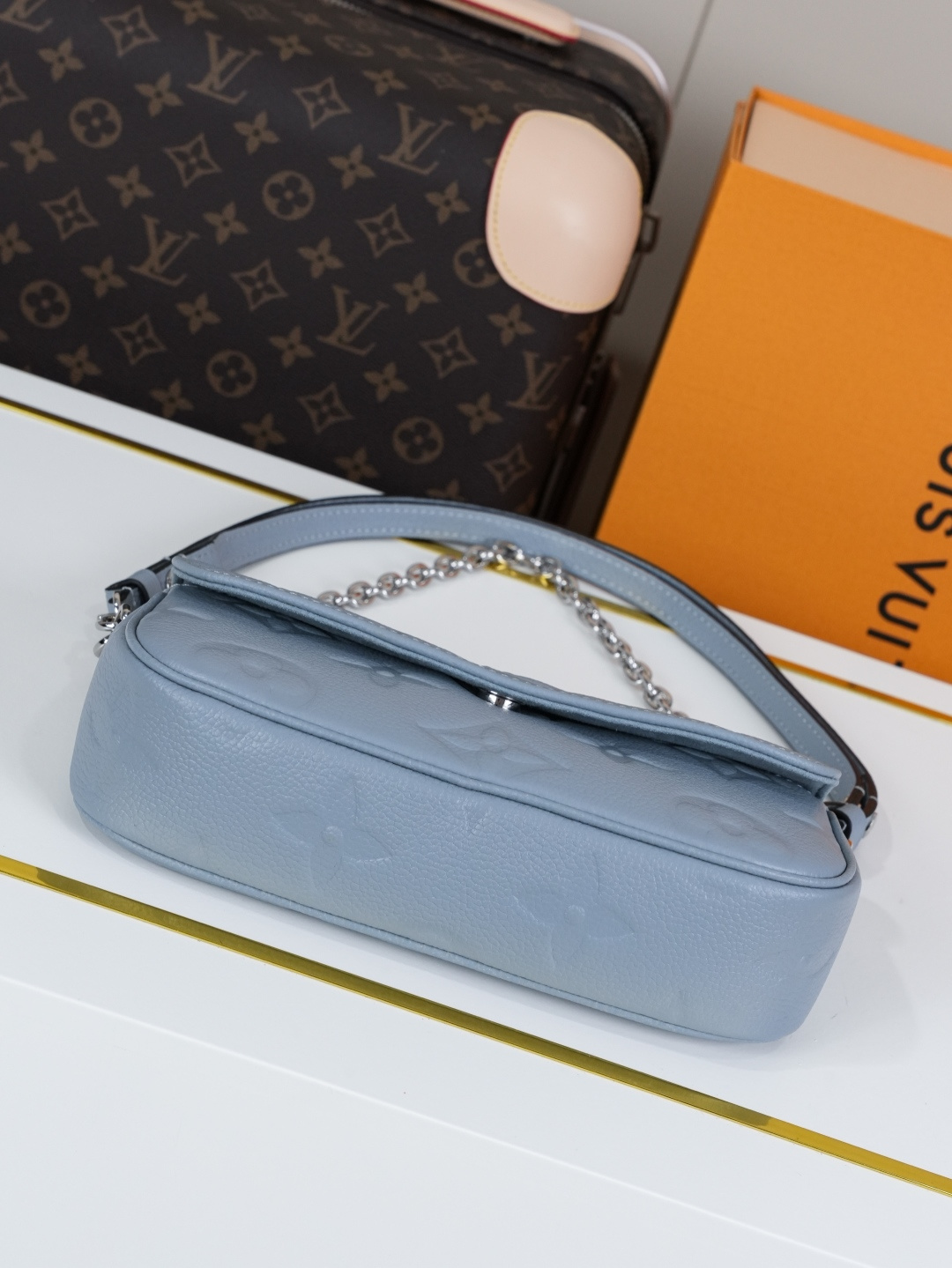 Louis Vuitton Wallet on Chain Ivy in Light Blue Monogram Empreinte Leather - Image 5