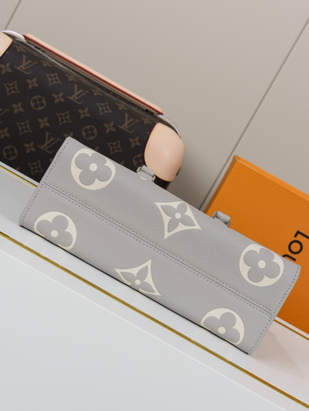 Louis Vuitton OnTheGo East West Bag in Monogram Empreinte Leather - Image 5