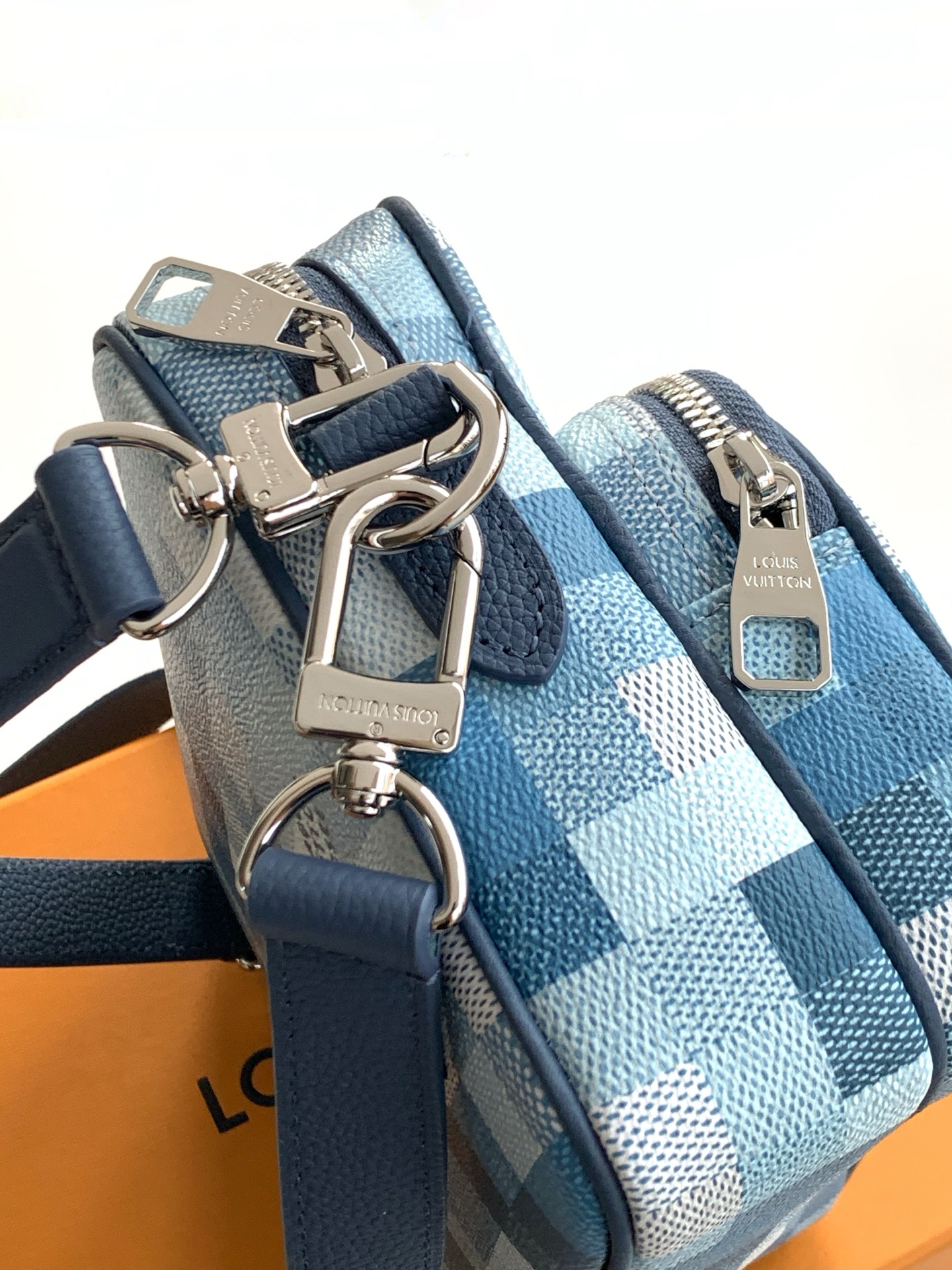 Louis Vuitton Nil M28606 Damoflage Crossbody Bag - Image 5