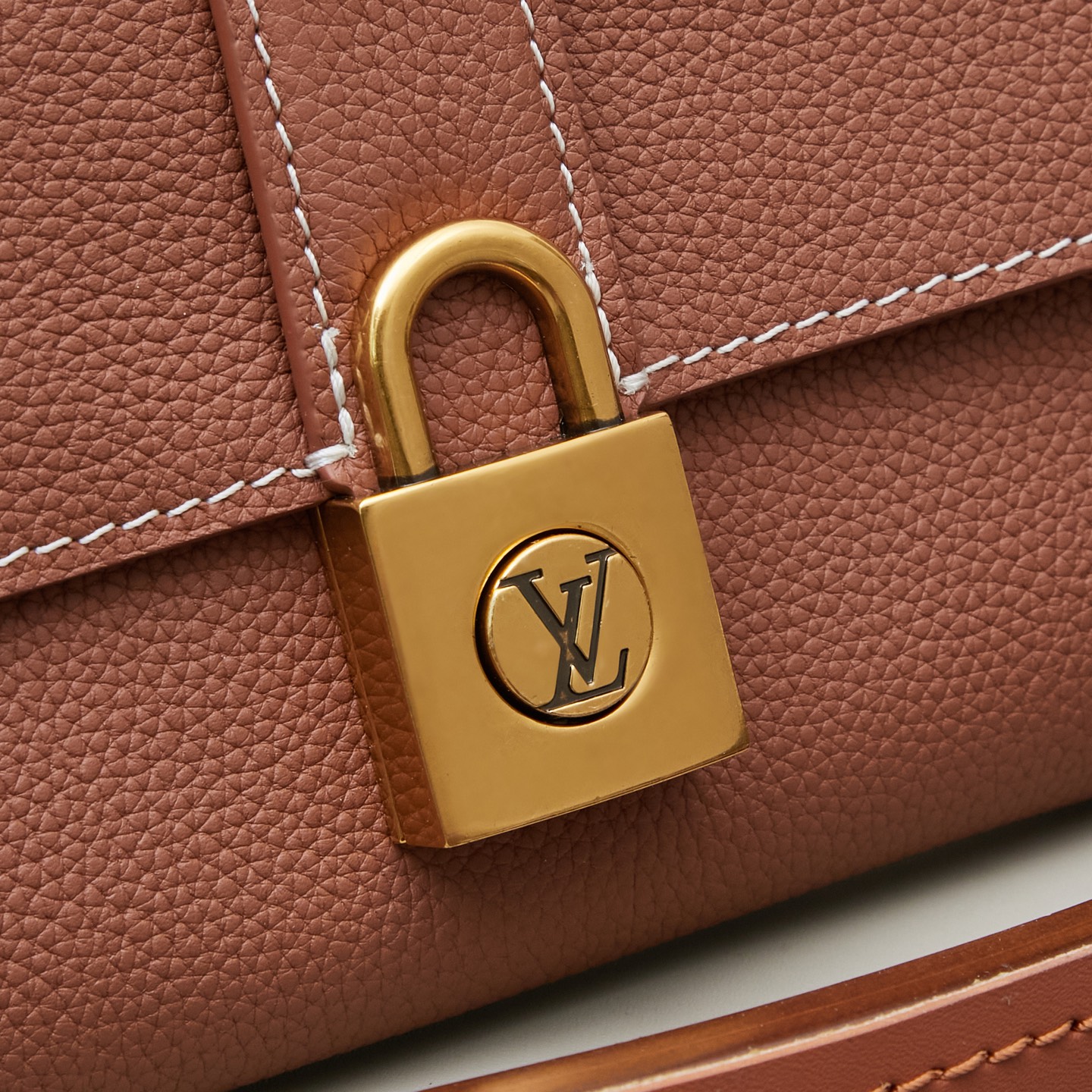 Louis Vuitton M12147 Wallet On Chain Low Key - Image 5