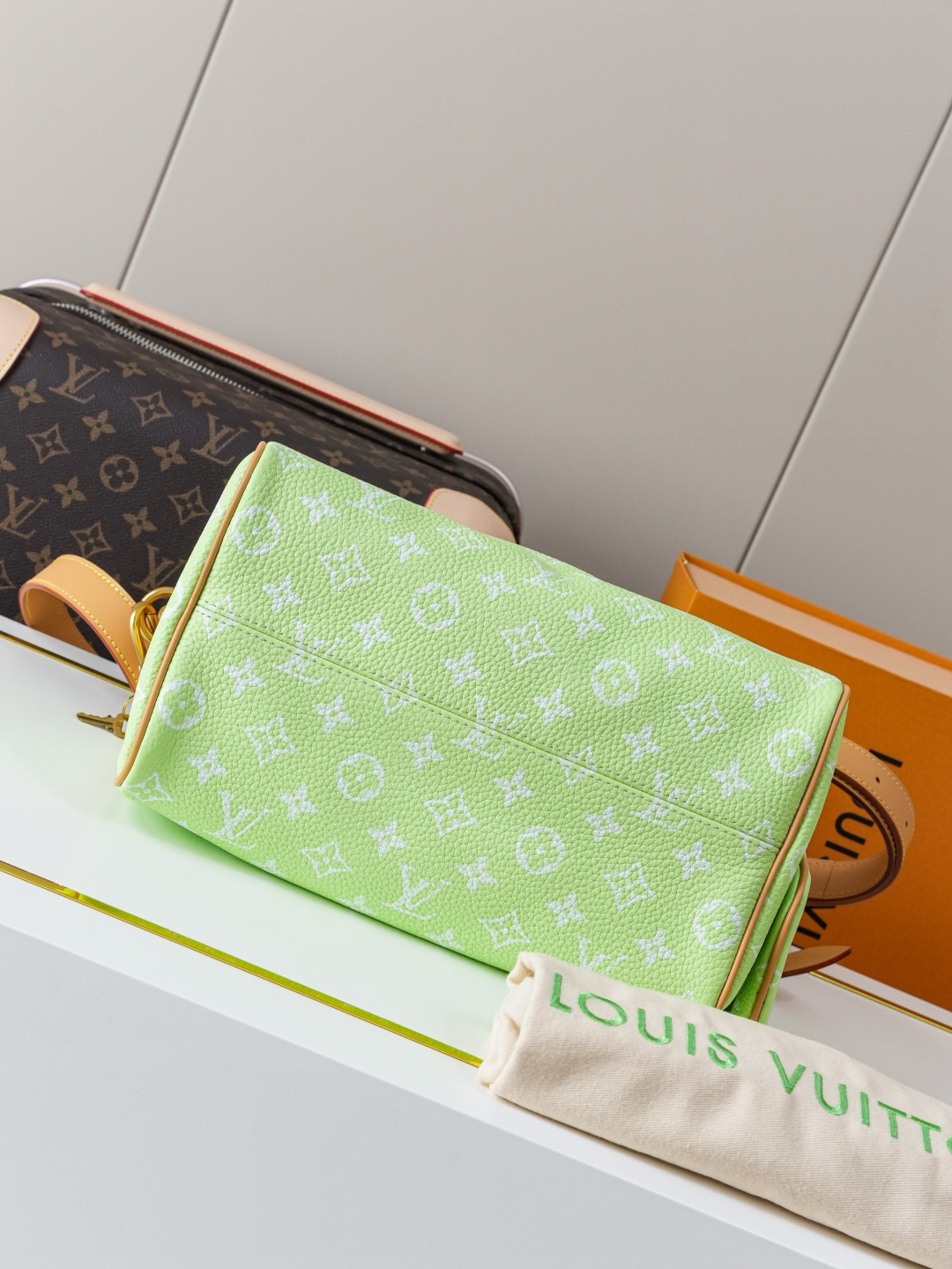 Louis Vuitton Speedy Bandoulière 25 Monogram Leather Crossbody Bag - Image 5