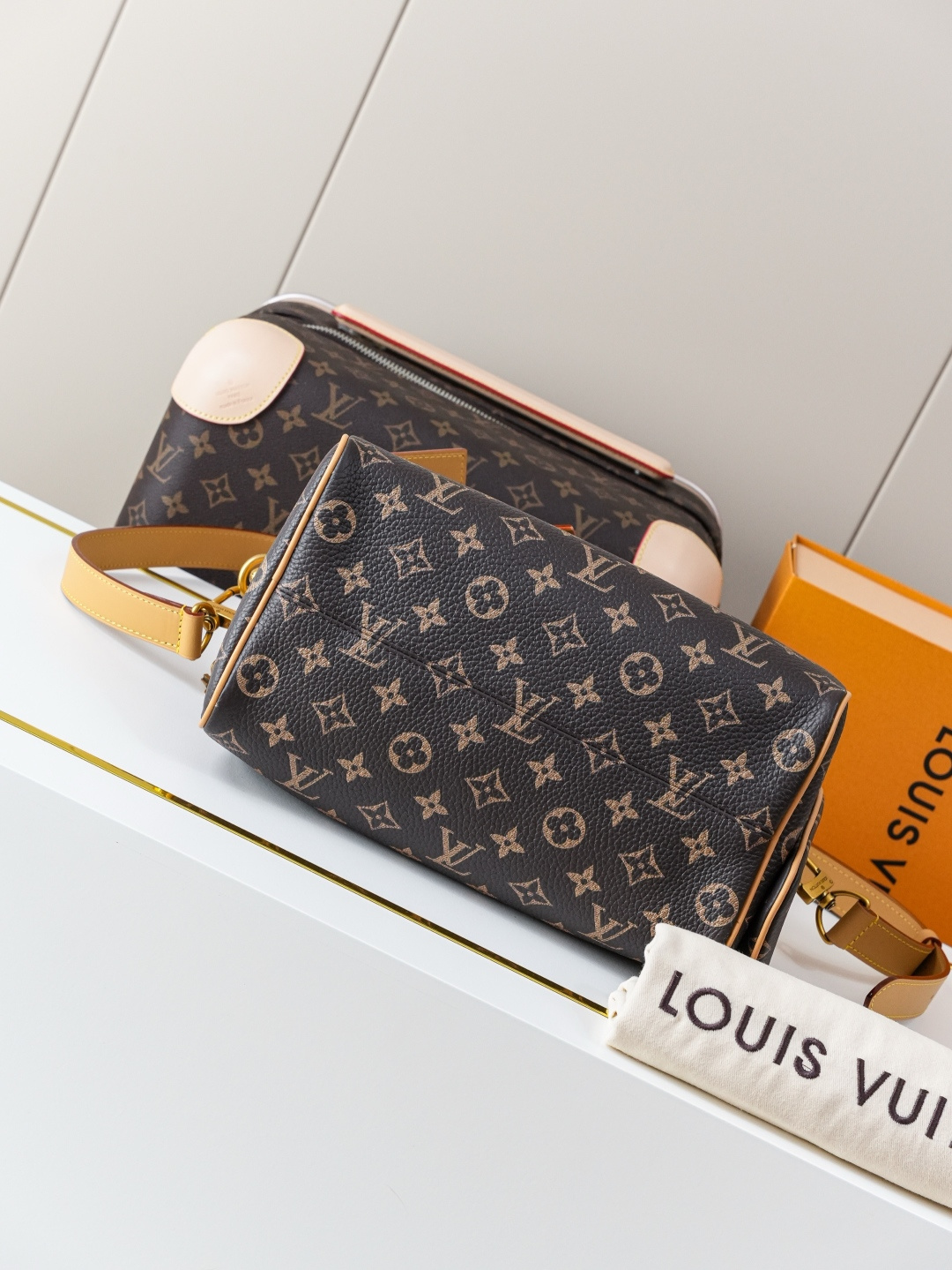 Speedy Bandoulière 25 Monogram Leather Handbag - Image 5