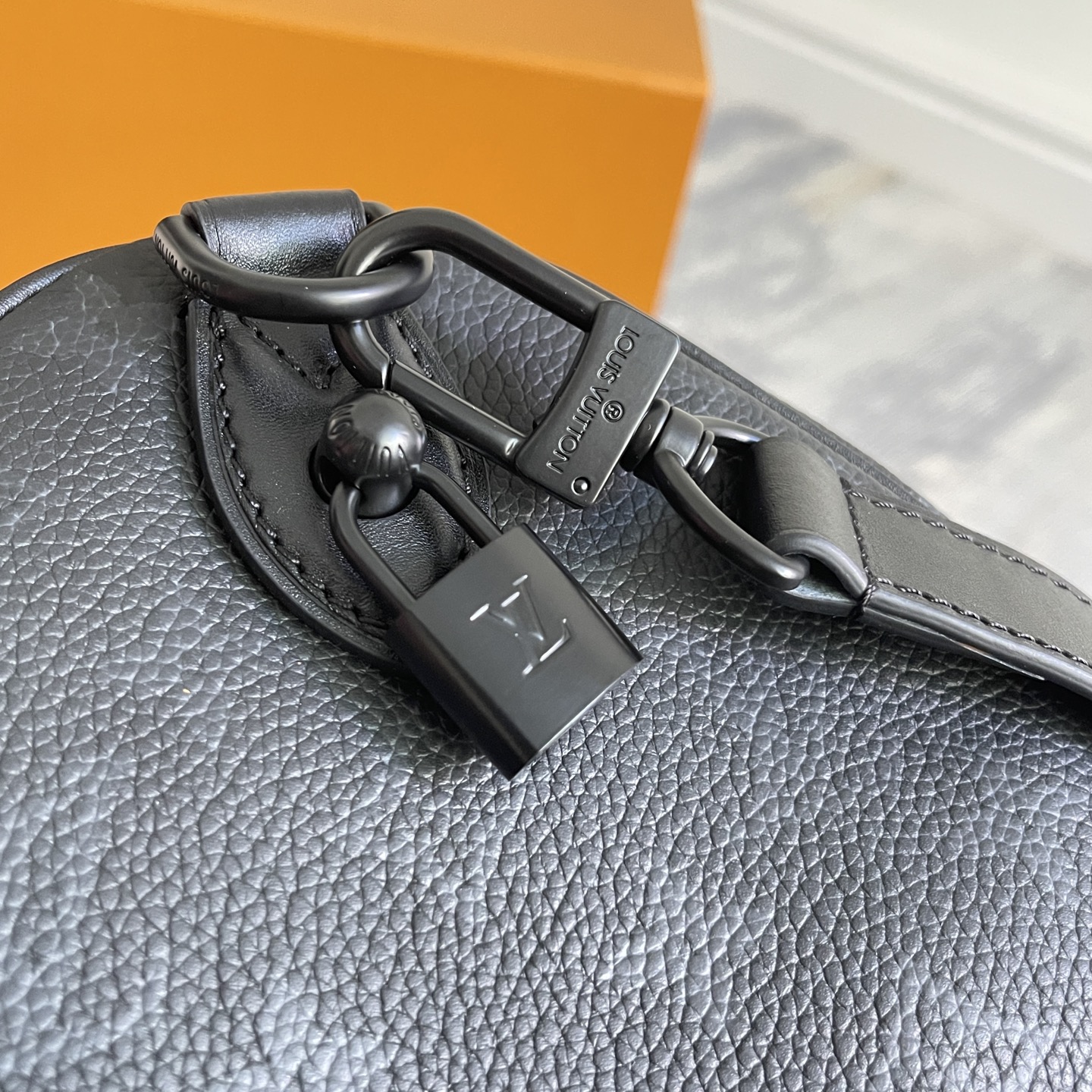 Louis Vuitton Speedy P9 Bandoulière 30 Monogram Leather Handbag - Image 5