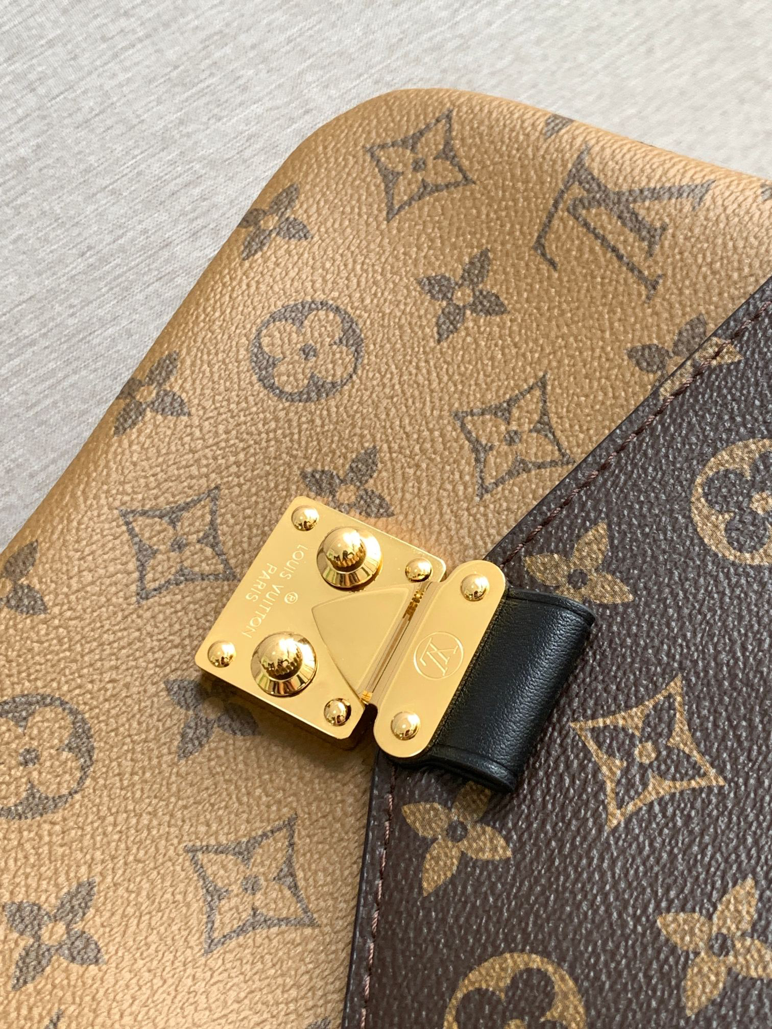 Louis Vuitton Pochette Métis Monogram Shoulder Bag - Image 5
