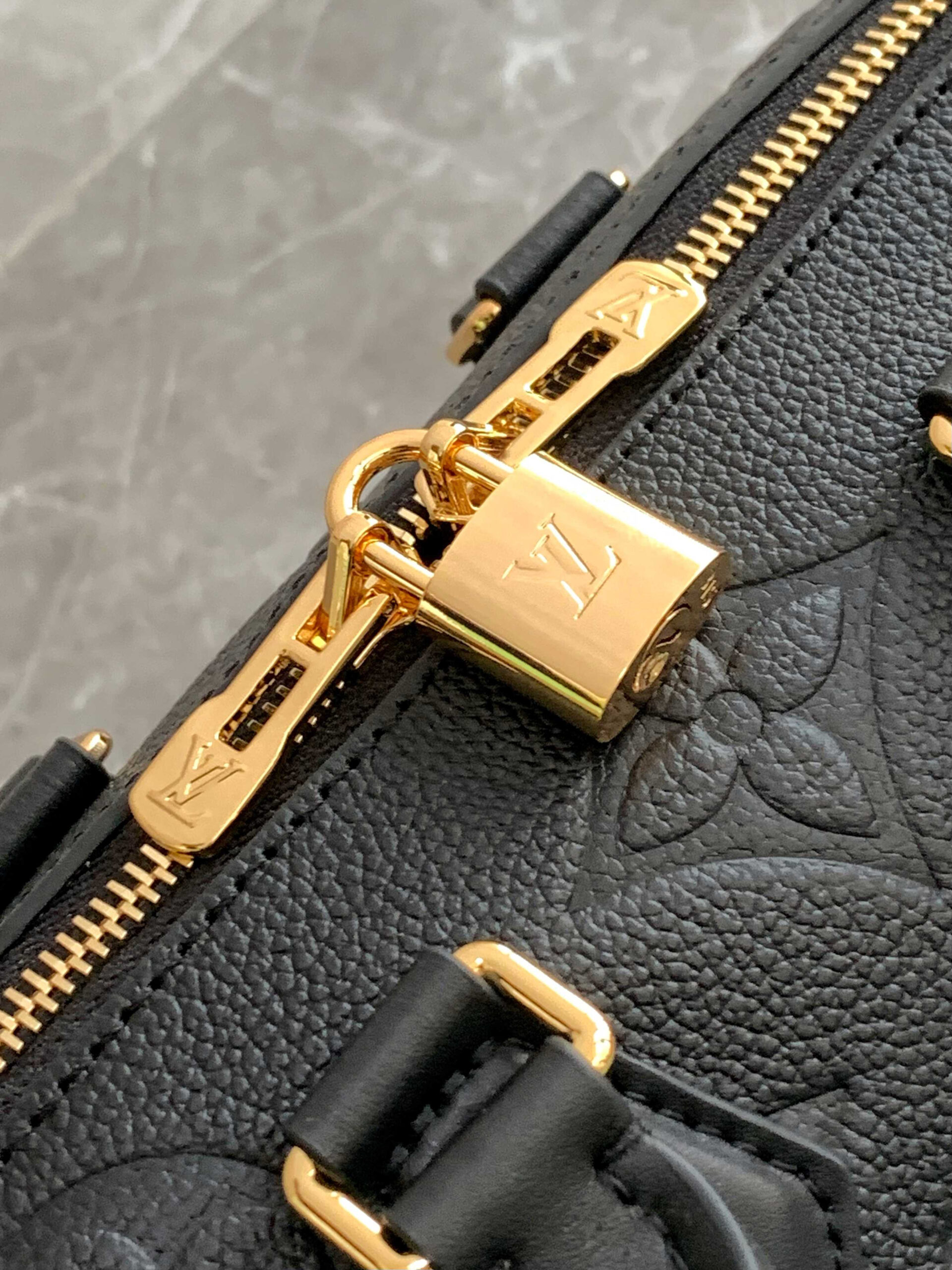 Louis Vuitton Speedy Bandoulière 20 Monogram Empreinte Leather Crossbody Bag - Image 5