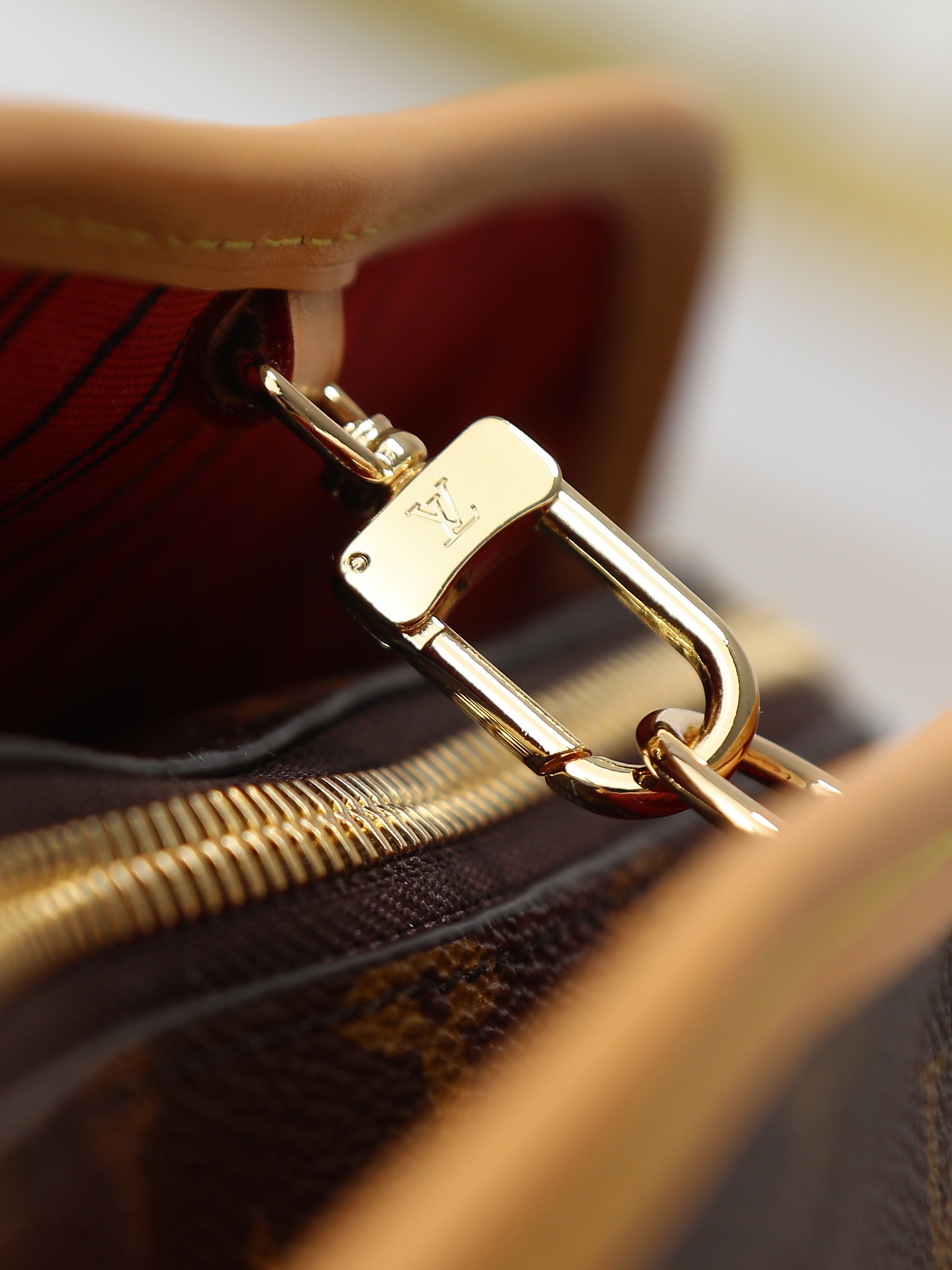 Louis Vuitton Ever More PM Monogram Tote Bag - Image 5
