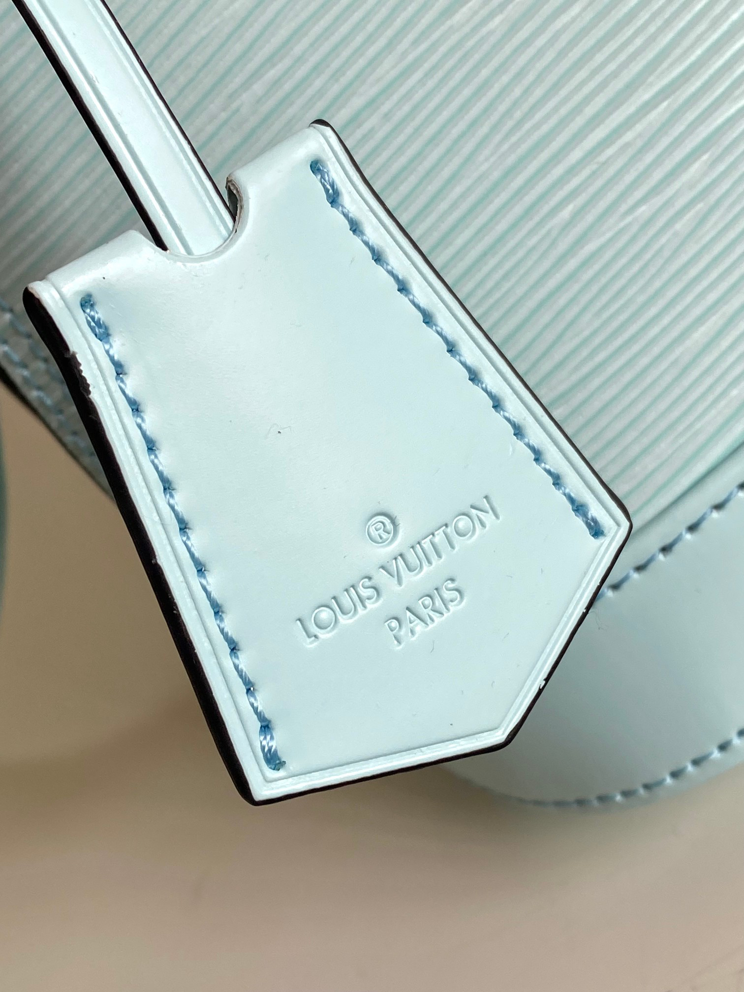 Louis Vuitton Alma BB Handbag in Epi Leather - Image 5