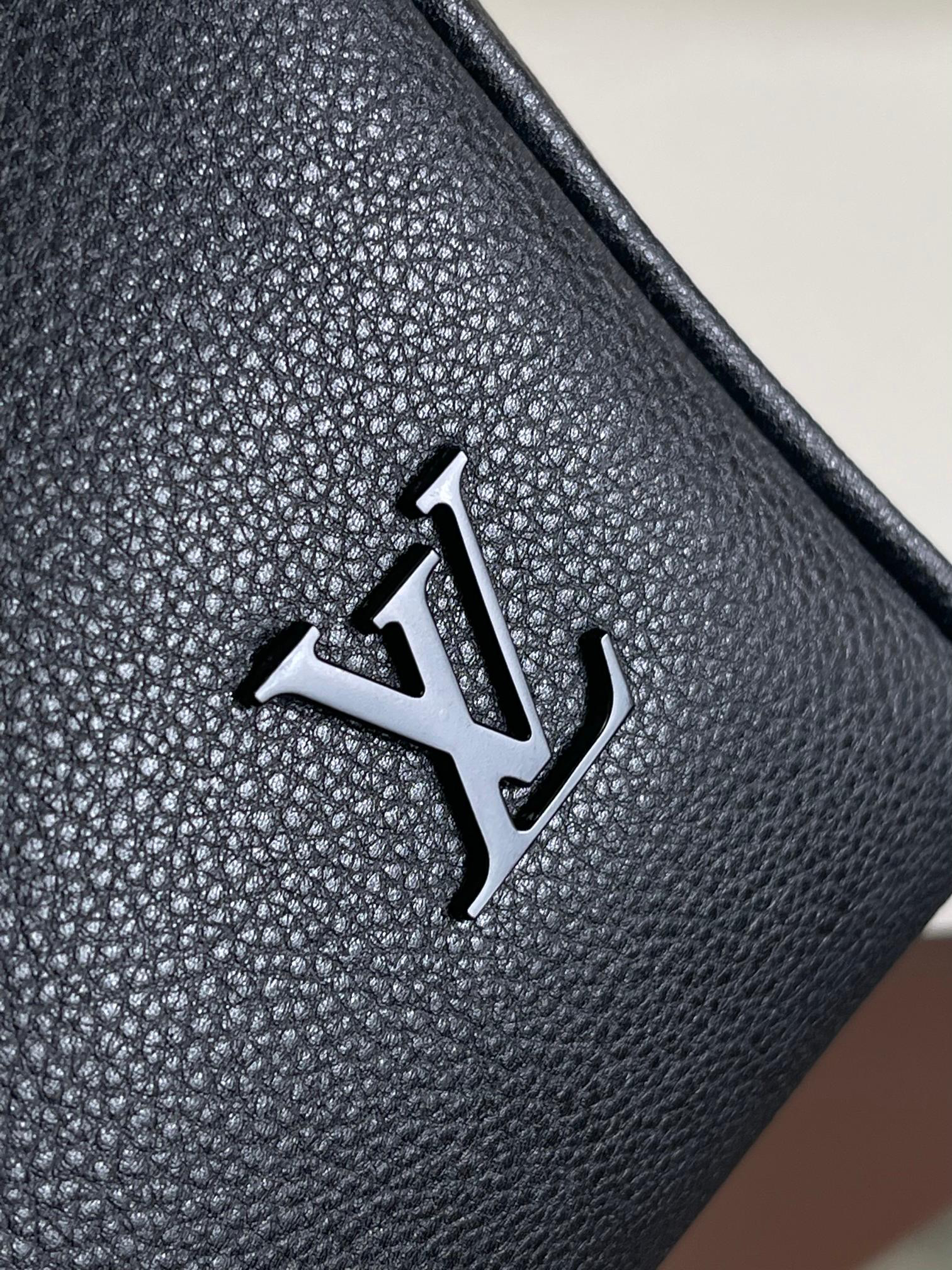 Louis Vuitton Keepall Bandoulière 35 Leather Travel Bag - Image 5