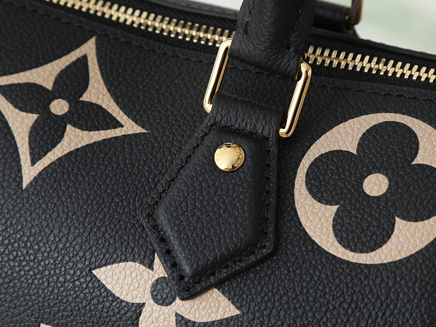 Louis Vuitton Speedy Bandoulière 25 Monogram Empreinte Leather Crossbody Bag - Image 5