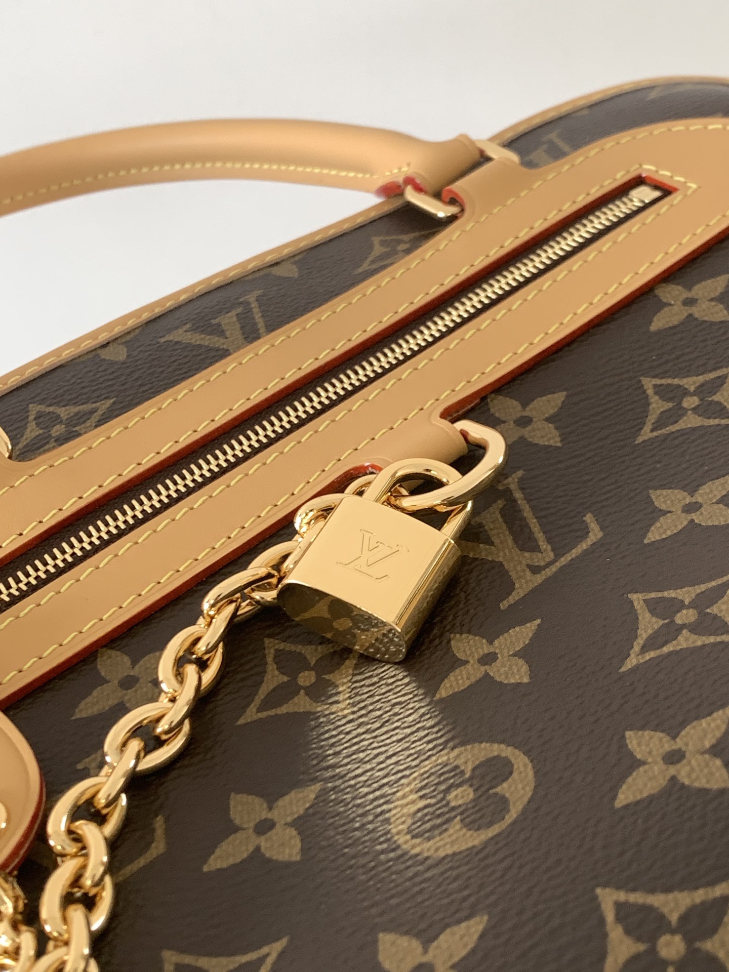 Louis Vuitton Ever More PM Monogram Canvas Handbag - Image 5