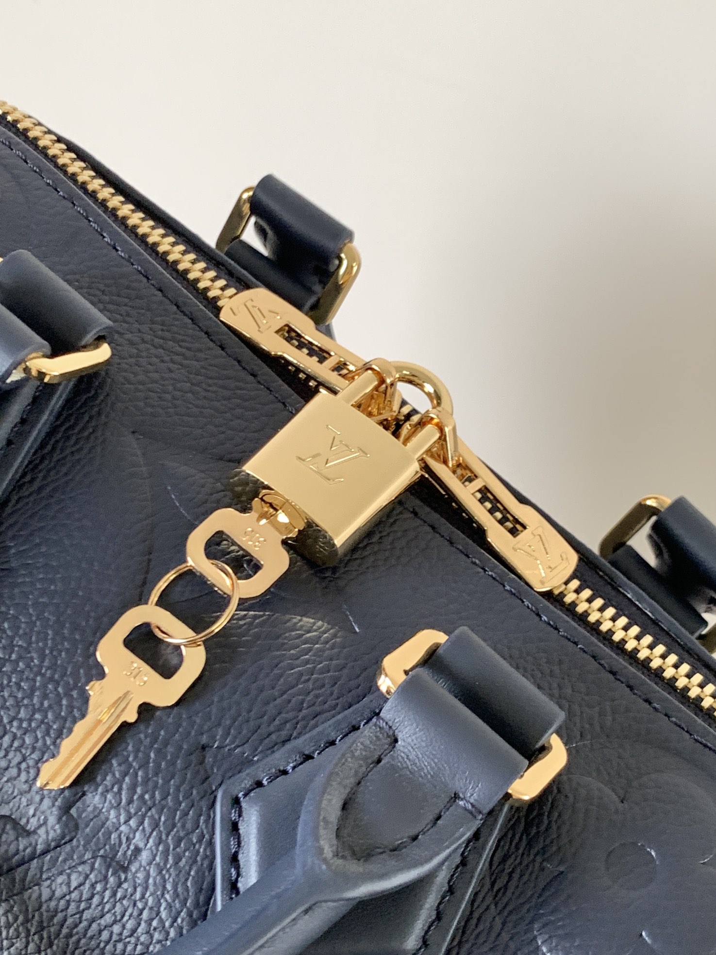 Louis Vuitton Speedy Bandoulière 20 Monogram Empreinte Leather Crossbody Bag - Image 5