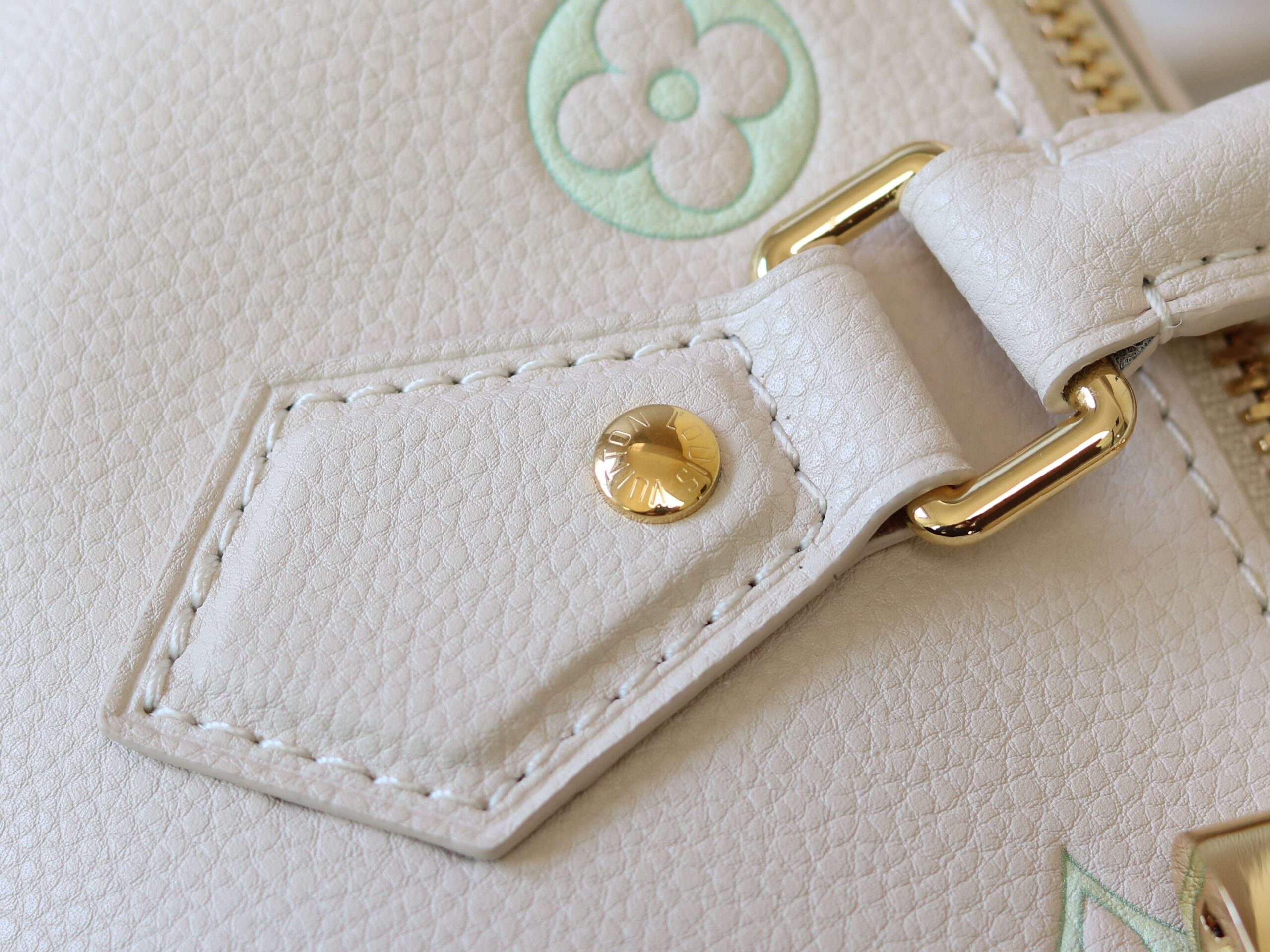 Louis Vuitton Speedy Bandoulière 20 Crossbody Bag - Image 5