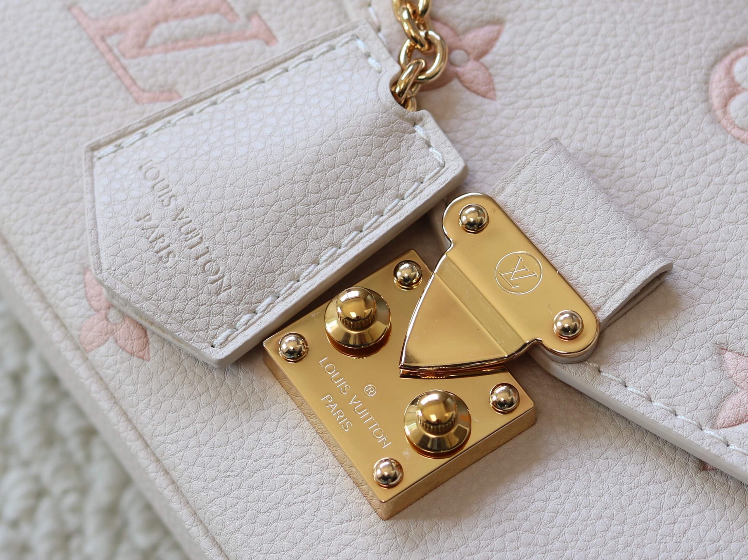 Louis Vuitton Pochette Métis East West Crossbody Bag in Monogram Empreinte Leather - Image 5