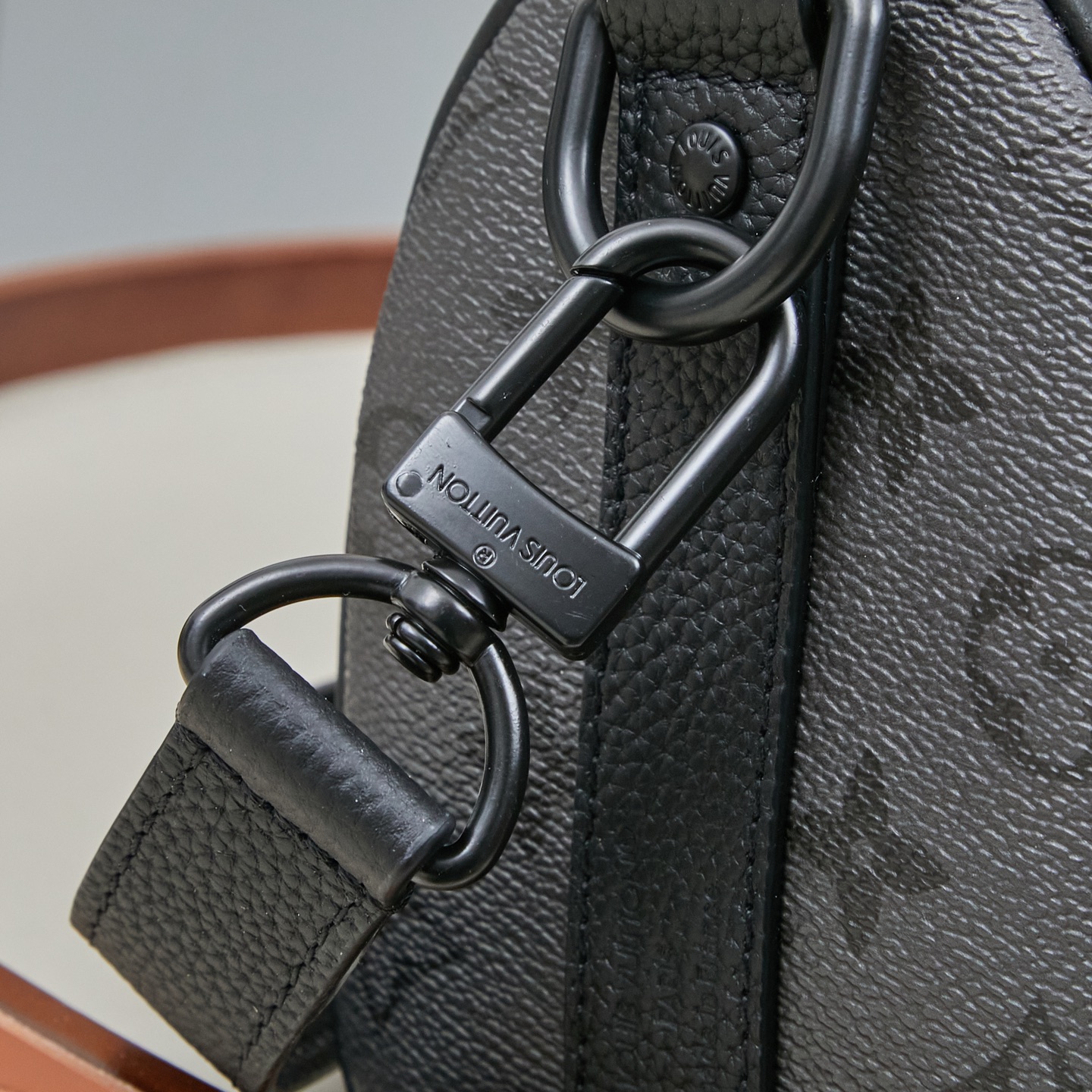 Louis Vuitton Keepall Bandoulière 25 Bag in Monogram Midnight - Image 5