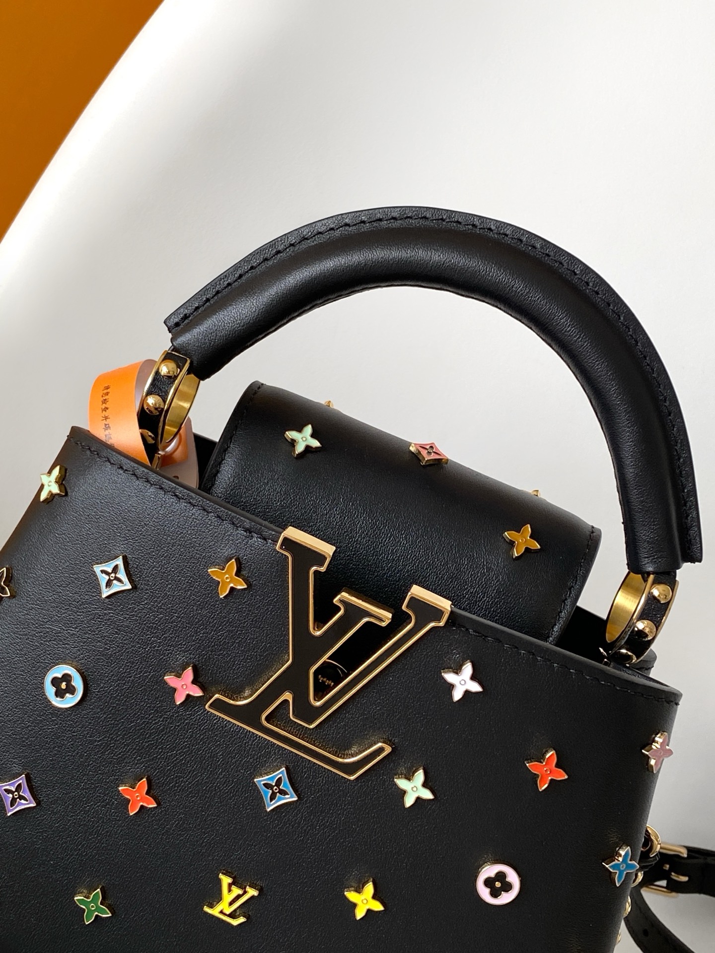 Louis Vuitton Capucines Taurillon Leather Handbag - Image 5
