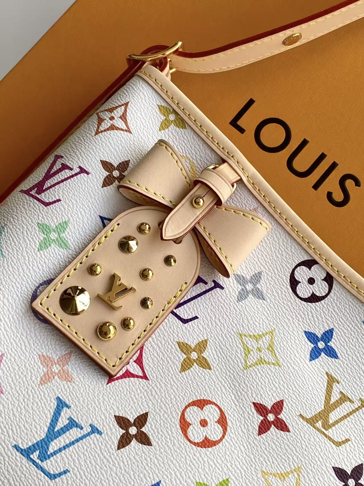 Louis Vuitton Carryall East West Monogram Canvas Handbag M27578 - Image 5