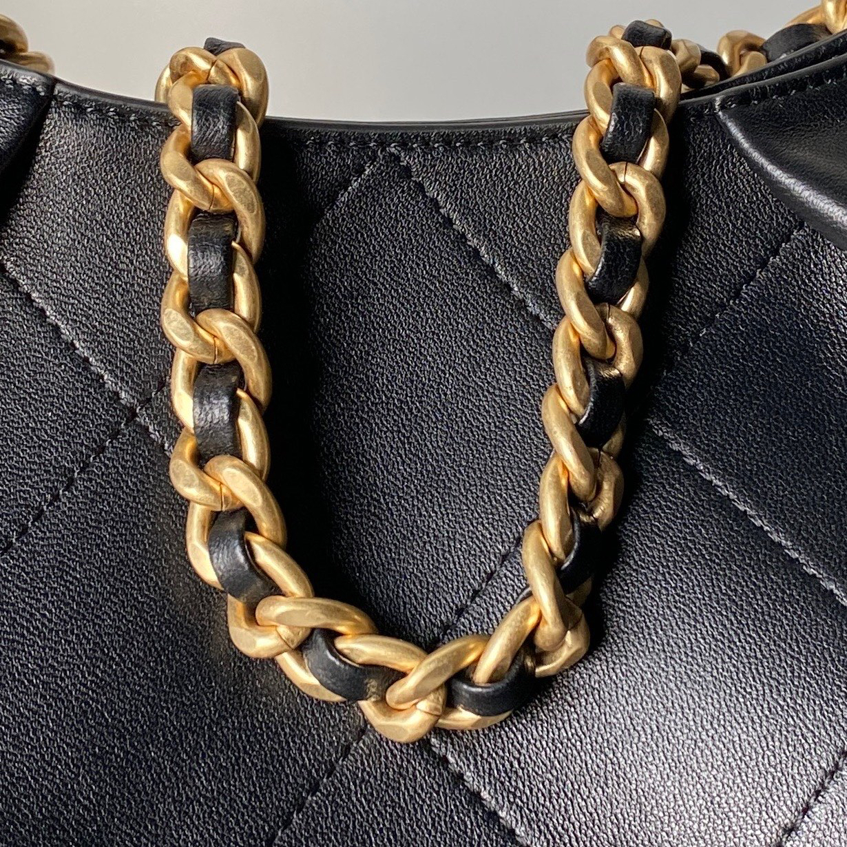 Chanel 26C Spring Collection Hobo Bag - Image 5