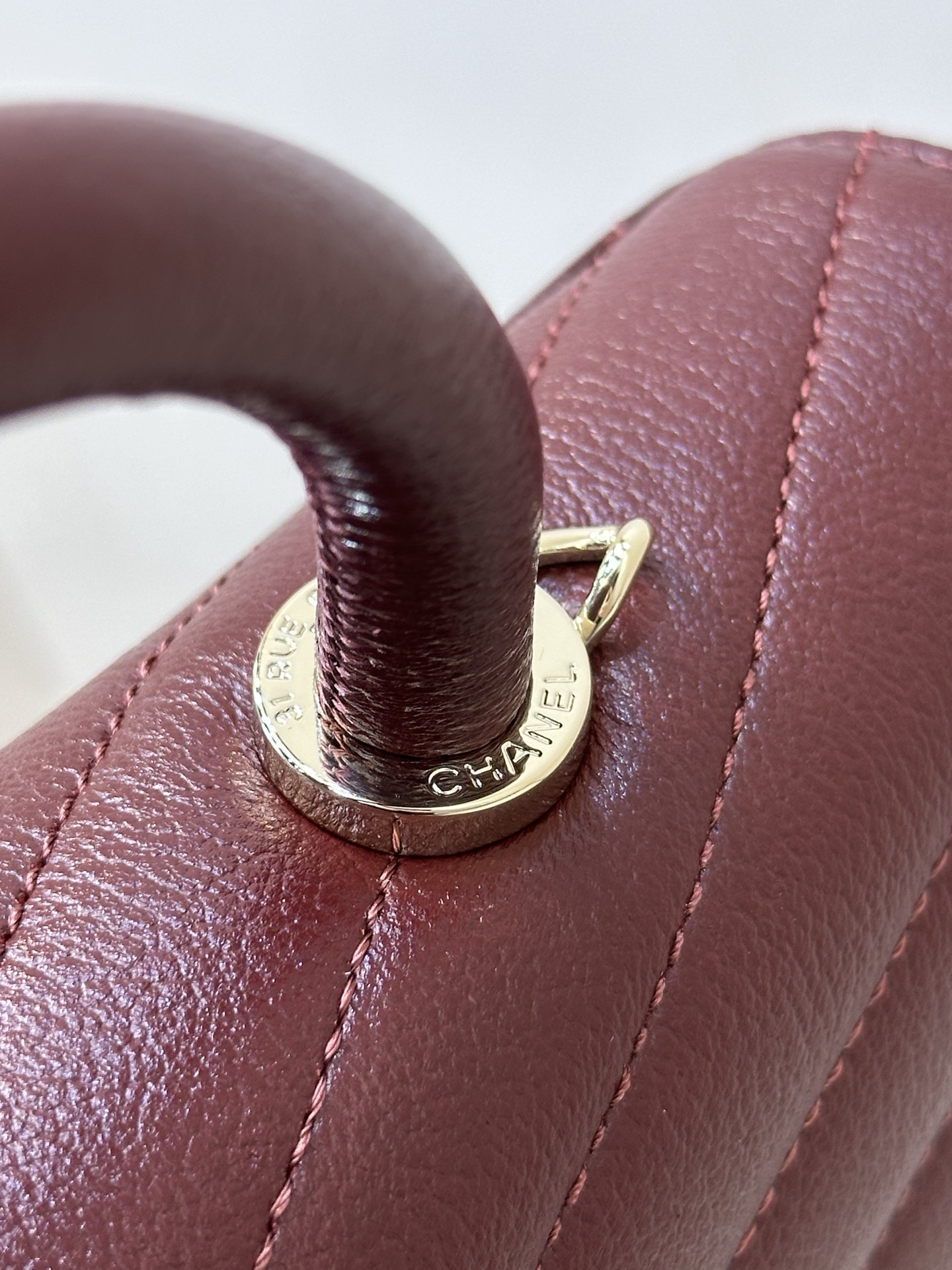 Chanel Coco Handle Leather Handbag - Image 5