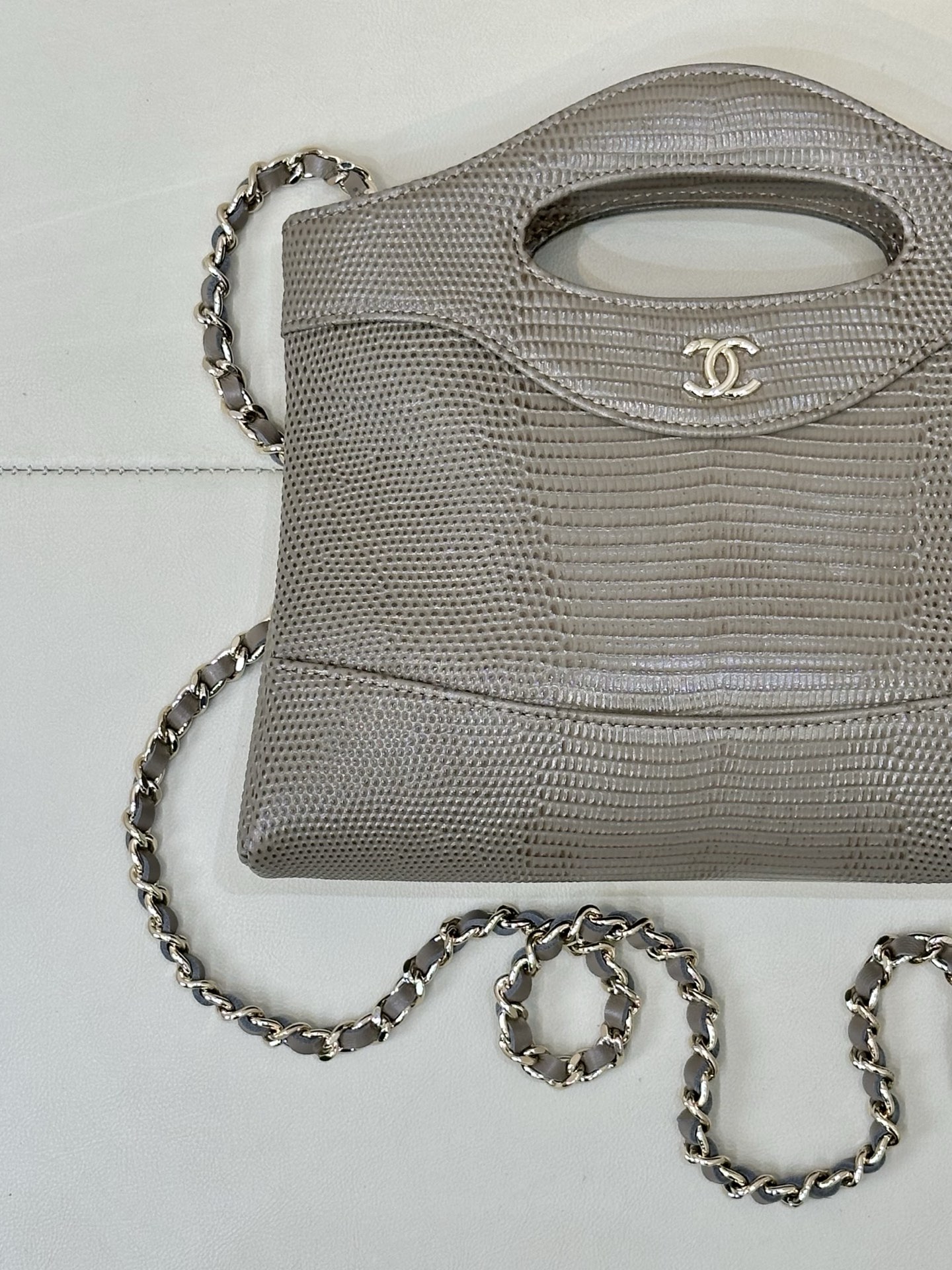 Chanel 31 Bag Nano in Embossed Calfskin - Image 5
