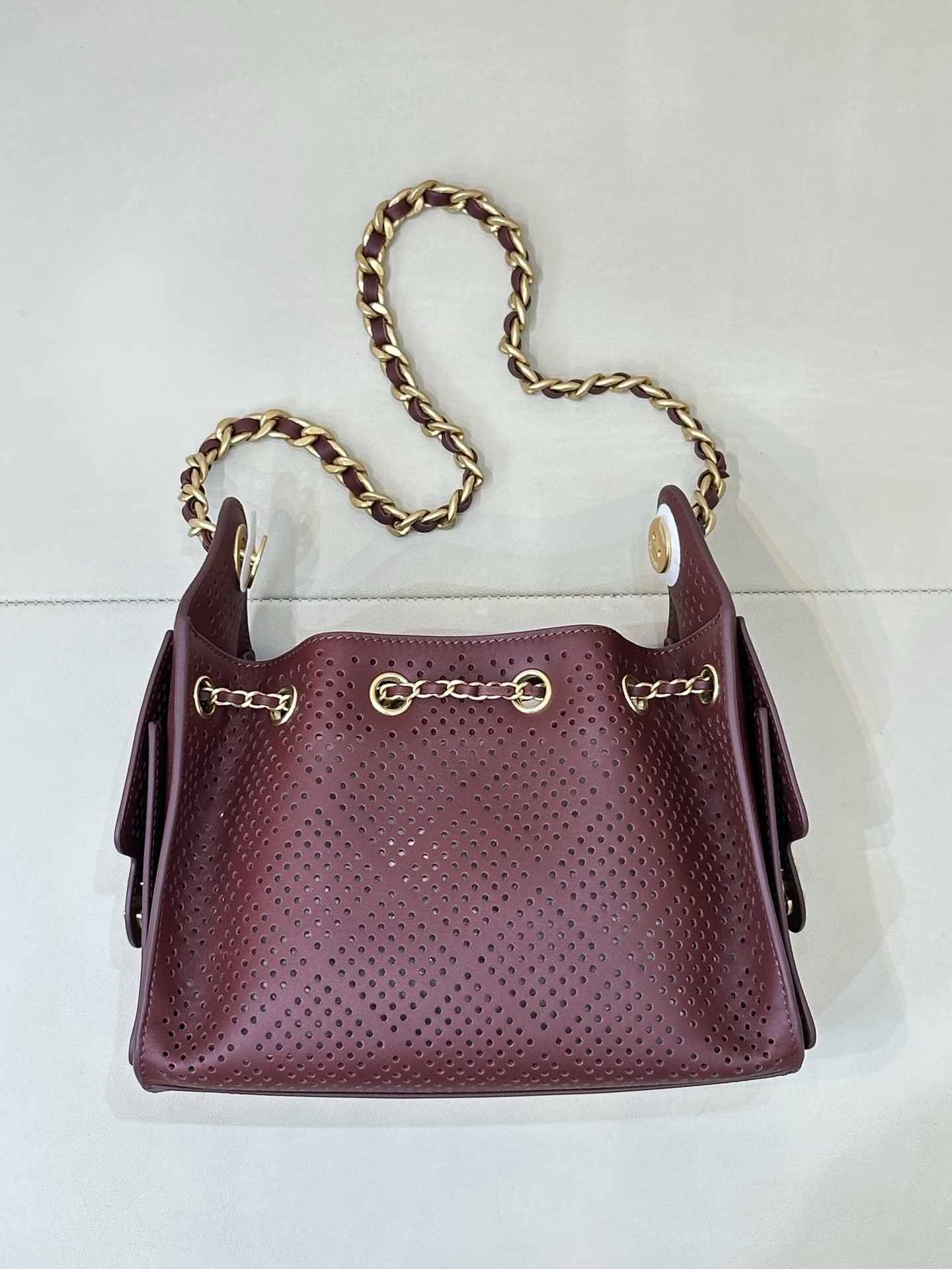 Chanel 25 Leather Drawstring Bucket Handbag - Image 5
