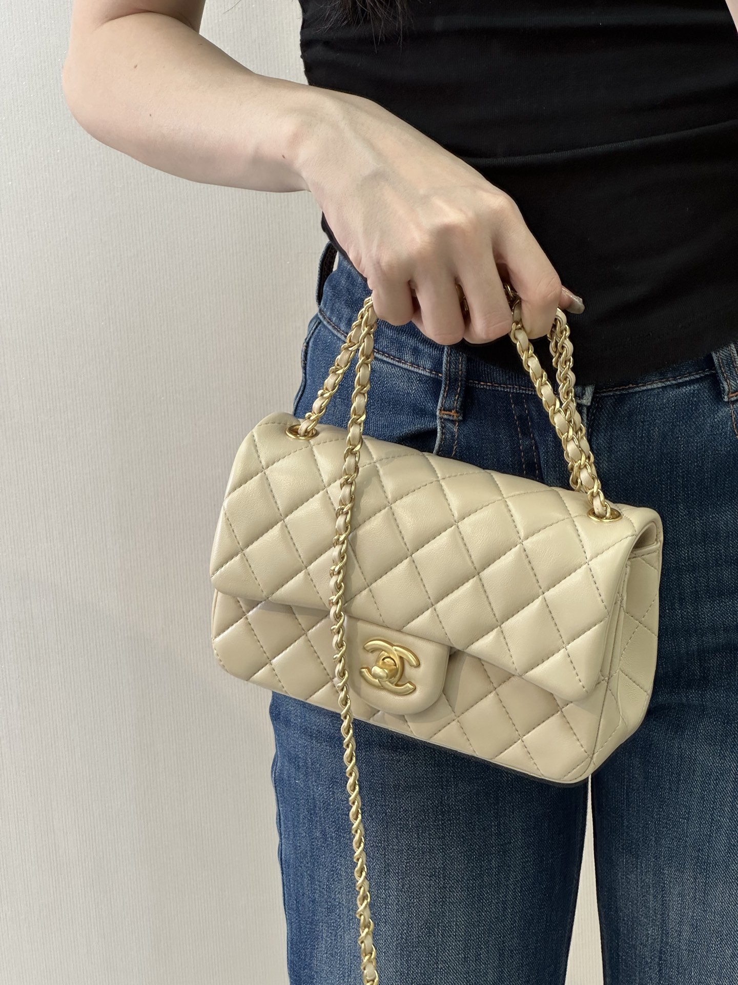 Chanel Quilted Lambskin Chain Shoulder Bag with Gold Ball - Image 5