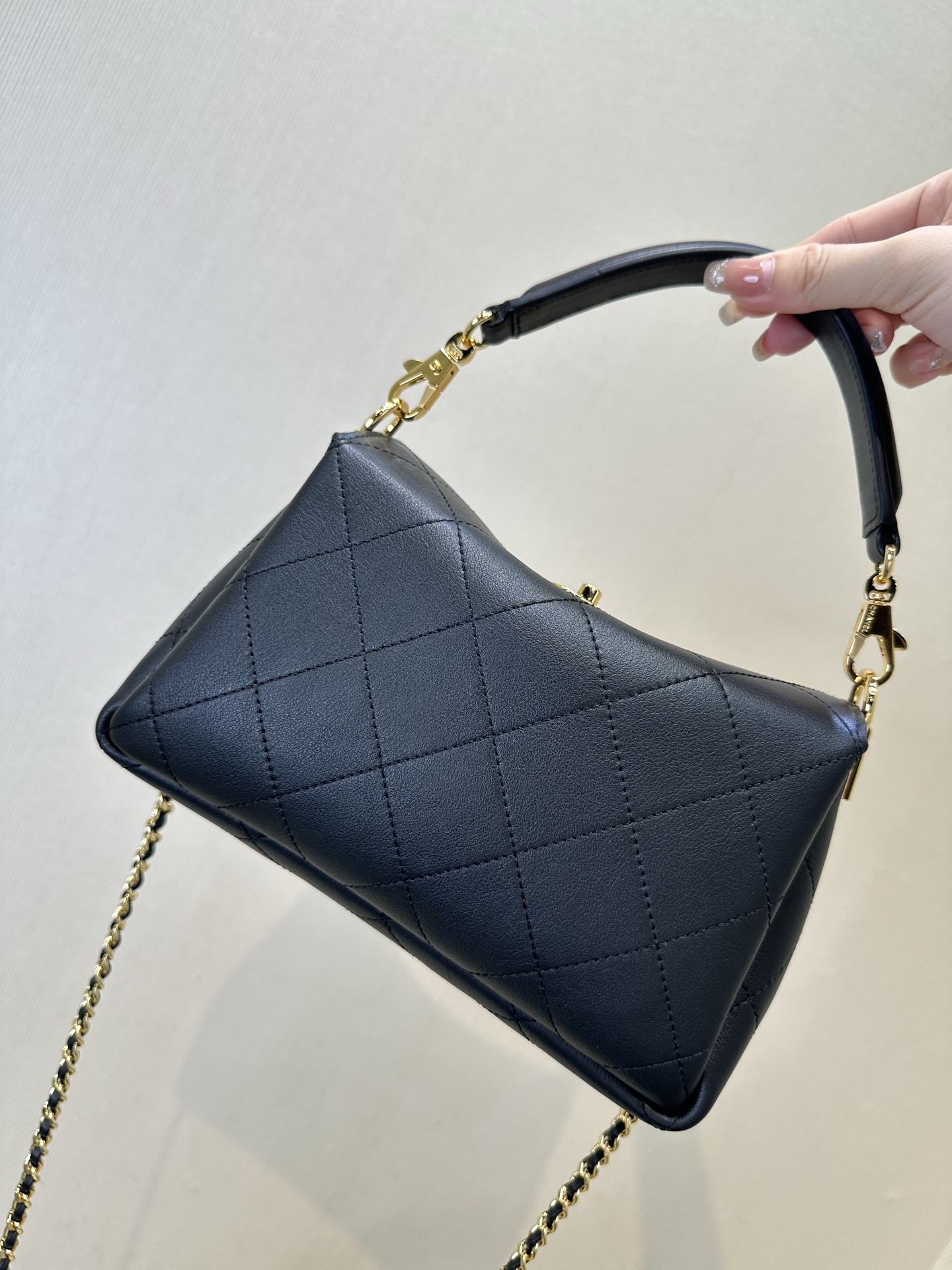 Chanel Calfskin Quilted Flap Crossbody Bag - Image 5