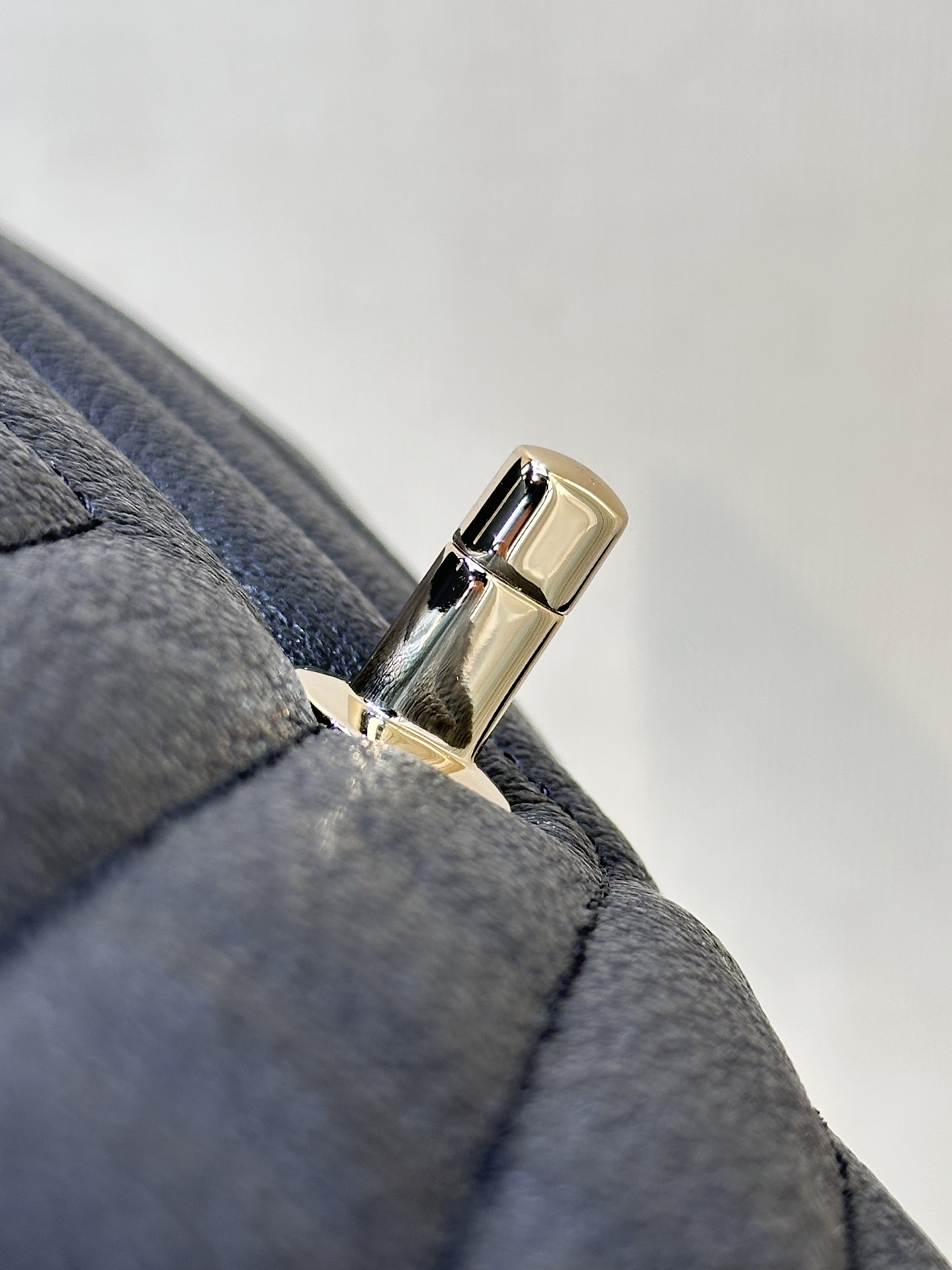 Chanel Coco Handle Extended Handbag - Image 5