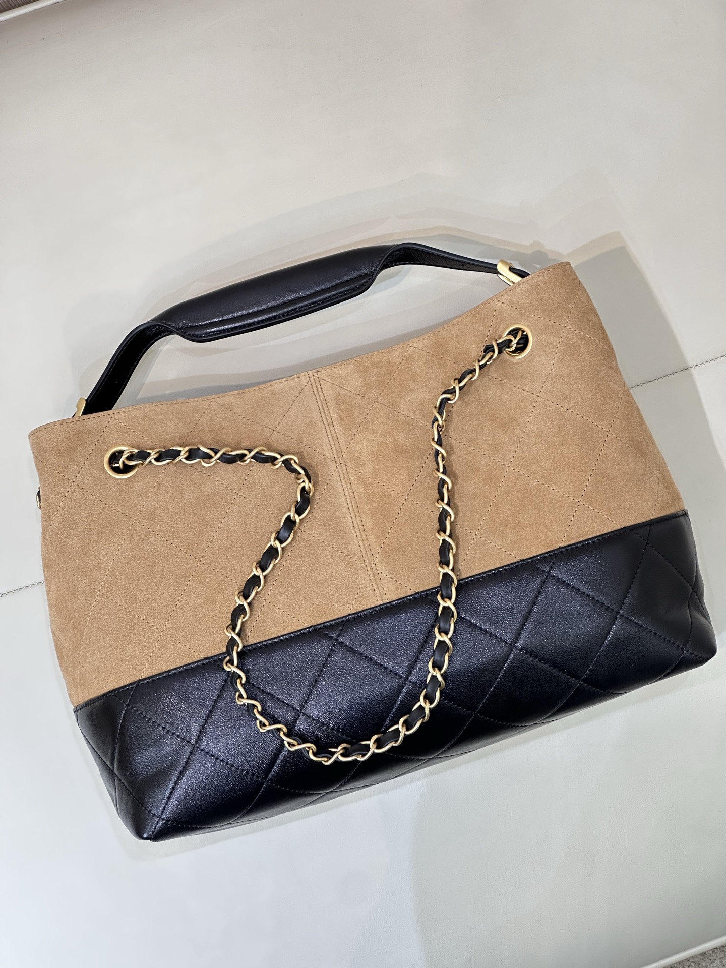 Chanel Craft Workshop Handbag, 14.17 x 9.45 x 4.72 in - Image 5