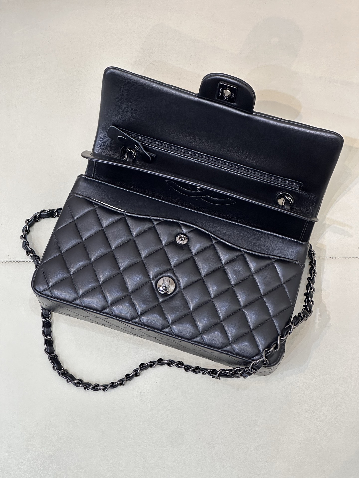 Chanel Classic Flap Crossbody Bag - Image 5