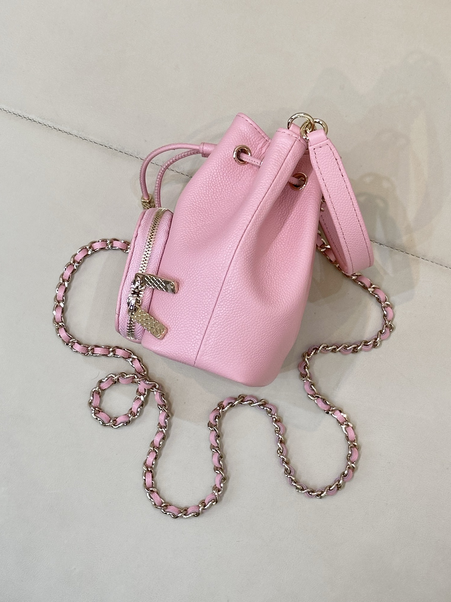 Chanel 25B Mini Chain Drawstring Bucket Bag - Image 5