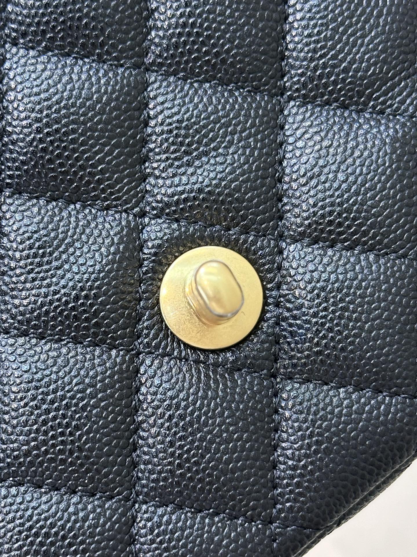 Chanel 24B Mini Classic Flap Leather Crossbody Bag - Image 5