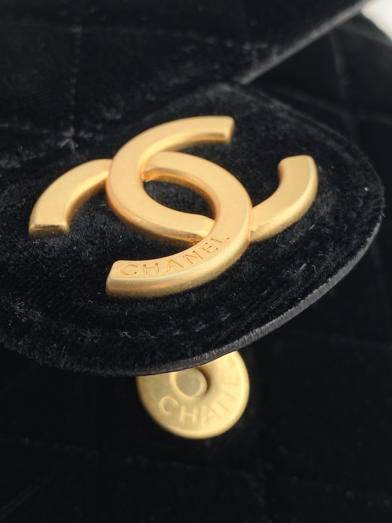 Chanel 23 Velvet Hobo Shoulder Bag - Image 5