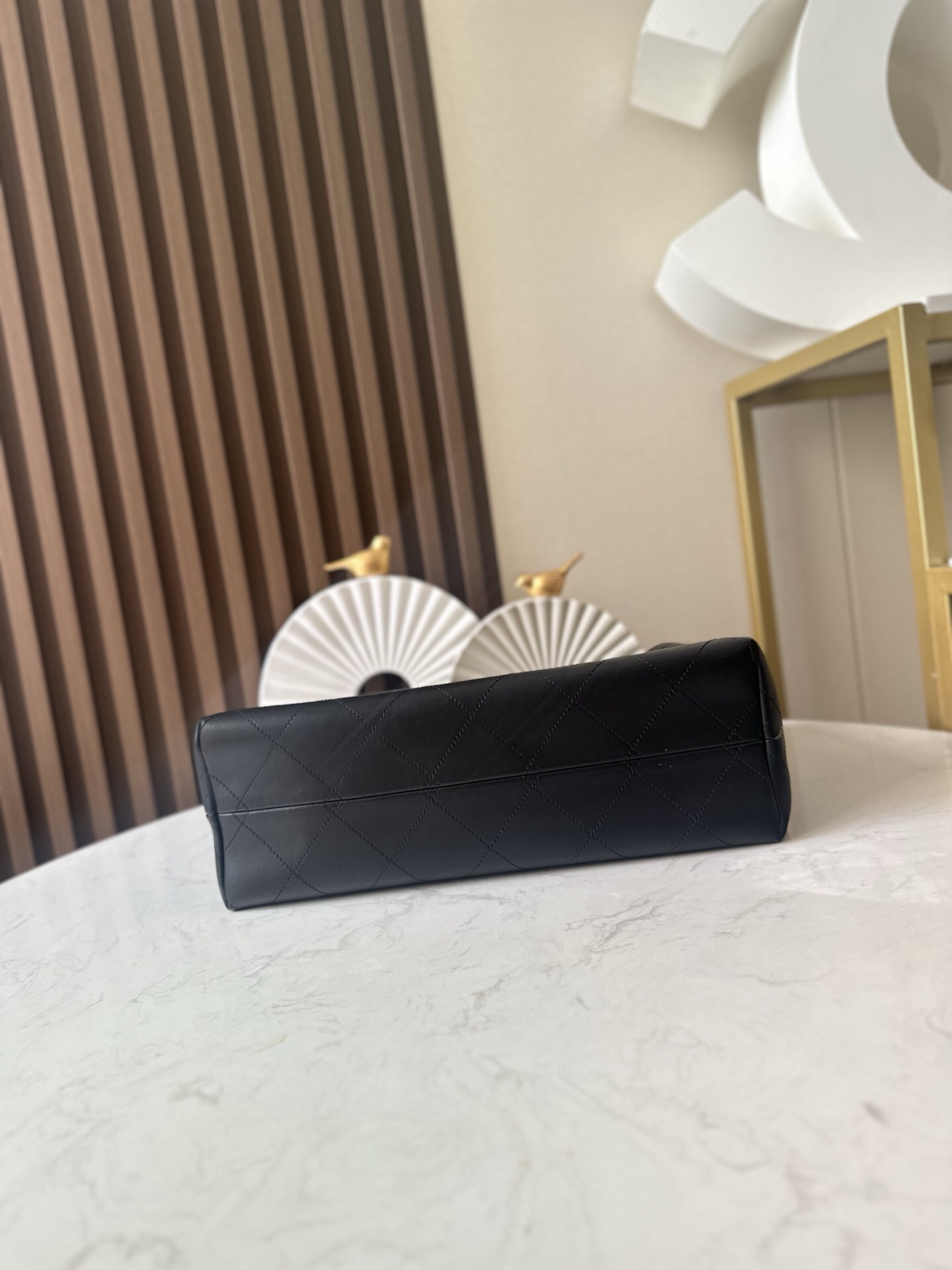 Chanel 25A Small Calfskin Handbag - Image 5