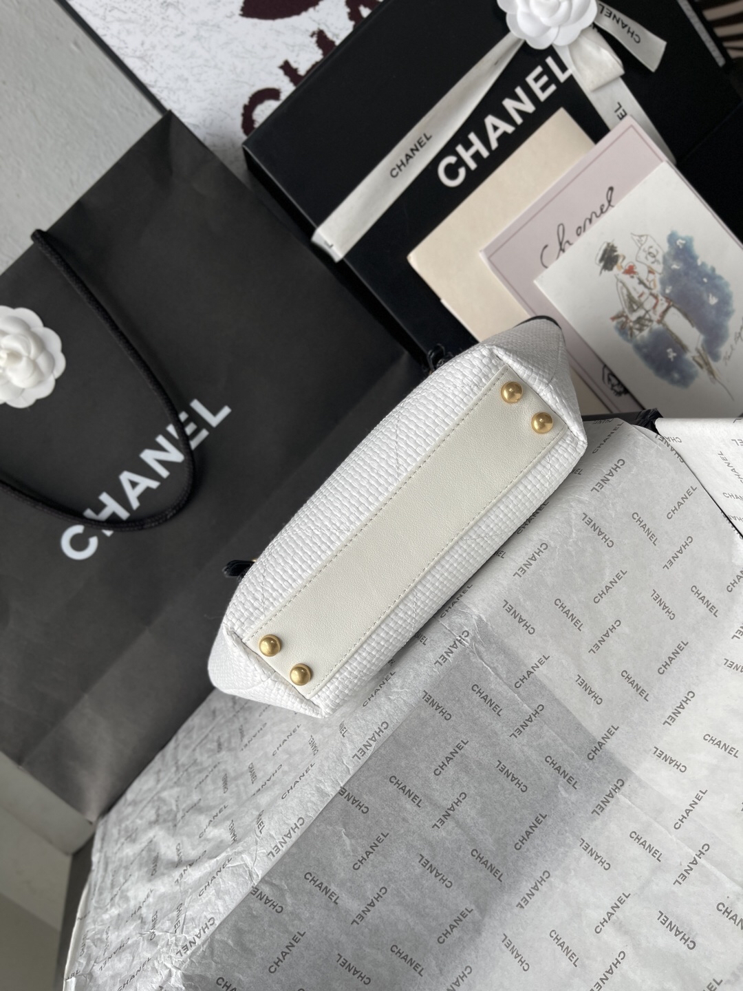 Chanel 25S Maxi Hobo Tote Bag - Image 5