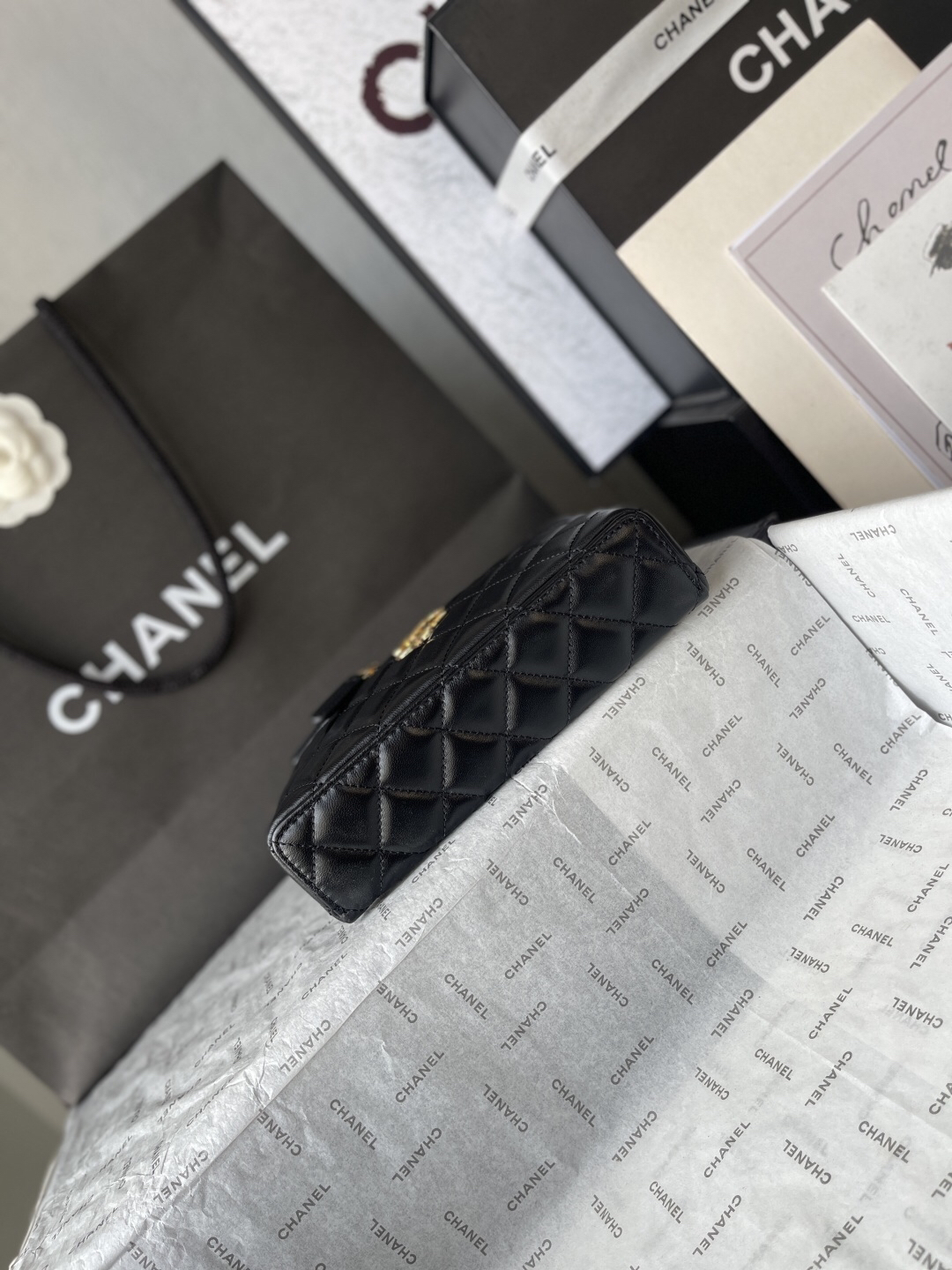 Chanel 25C Lambskin Box Handbag A4804 - Image 5
