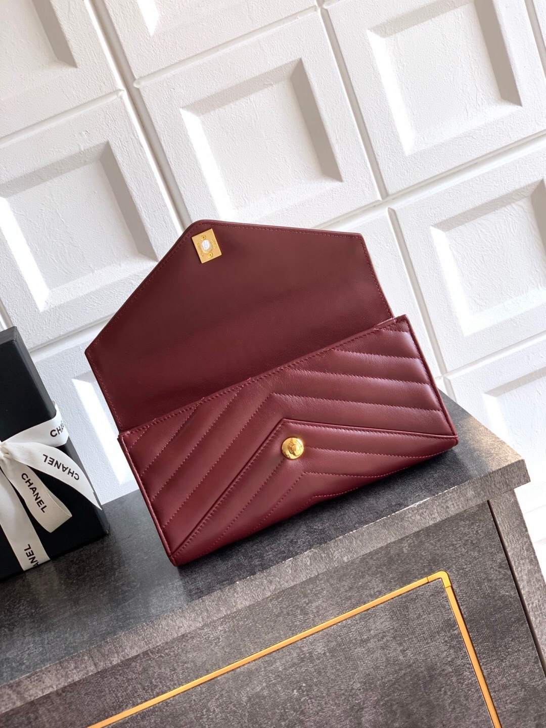 Burgundy 26X Series AS6044 Quilted Lambskin Clutch Bag - Image 5