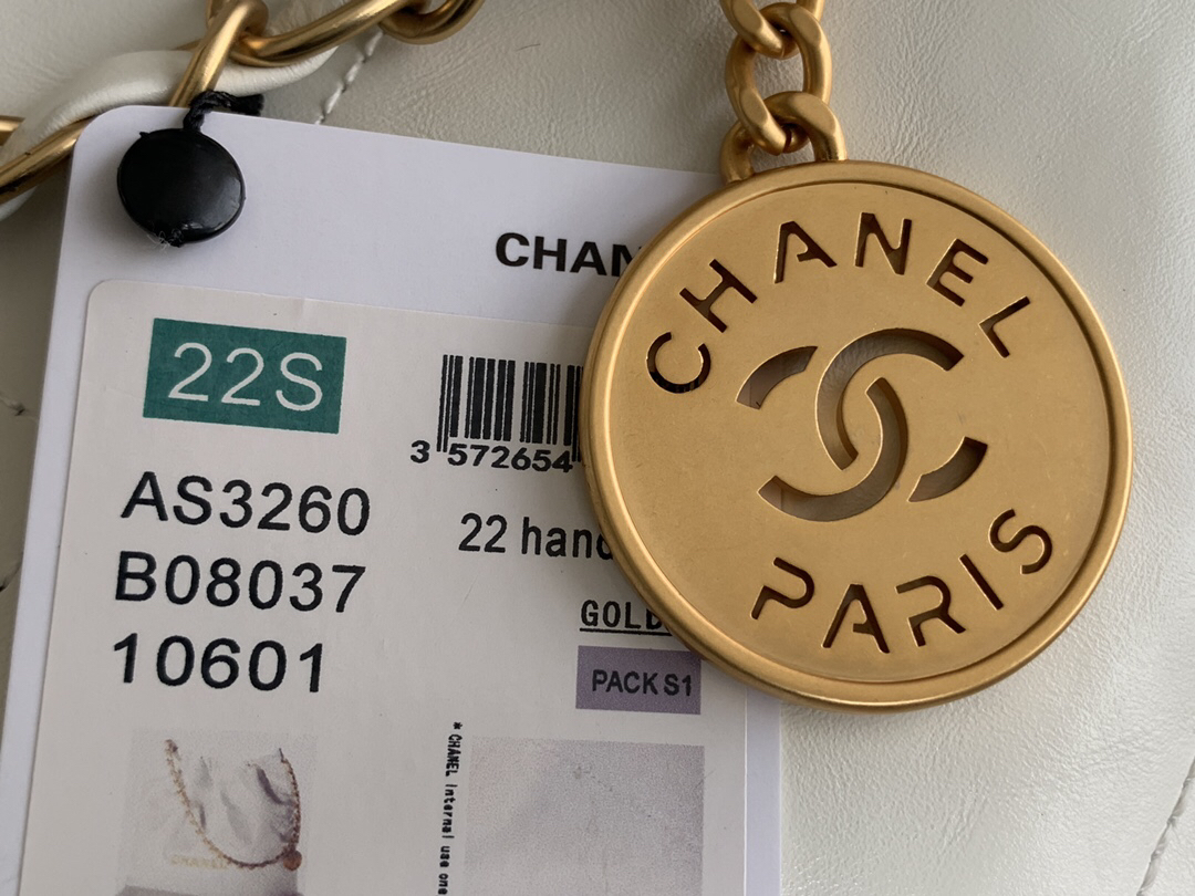 Chanel 2022 Drawstring Shoulder Bag - Image 5