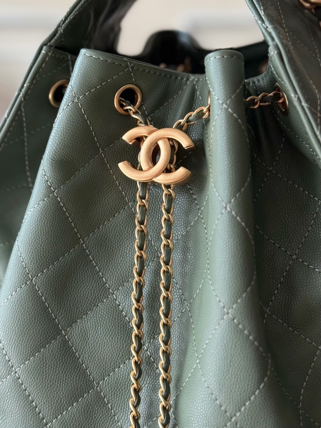 CHANEL 25 Quilted Leather Hobo Shoulder Bag - Image 5