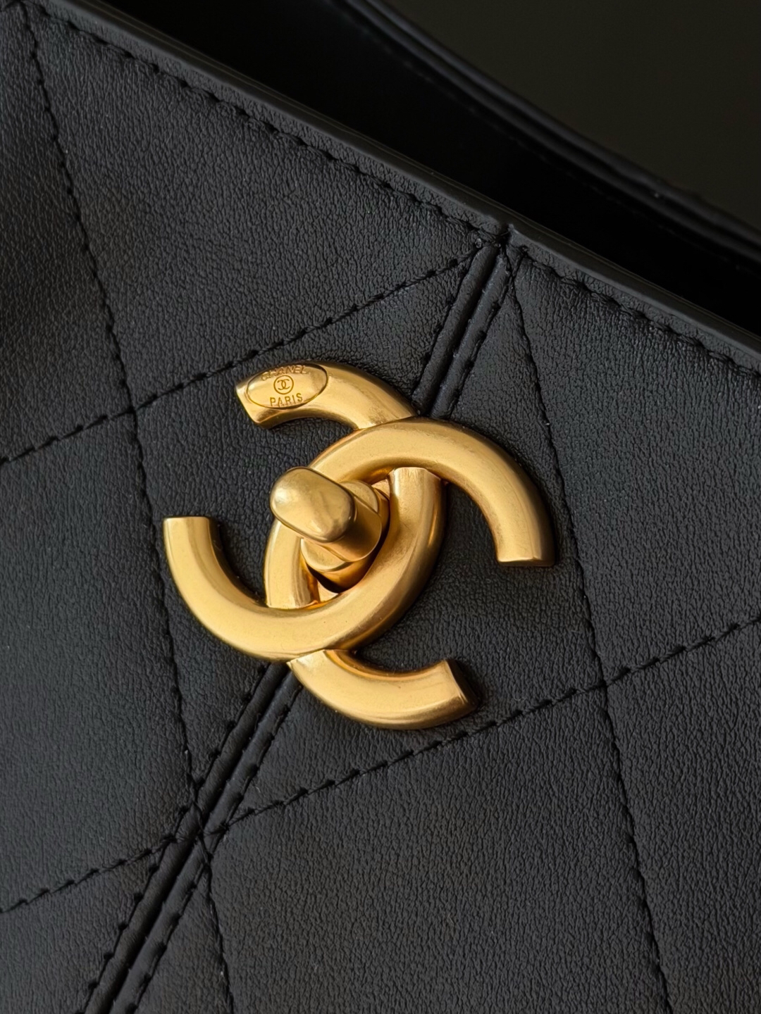 Calfskin Handbag with Diamond Quilting and Contrasting Panels - Image 5