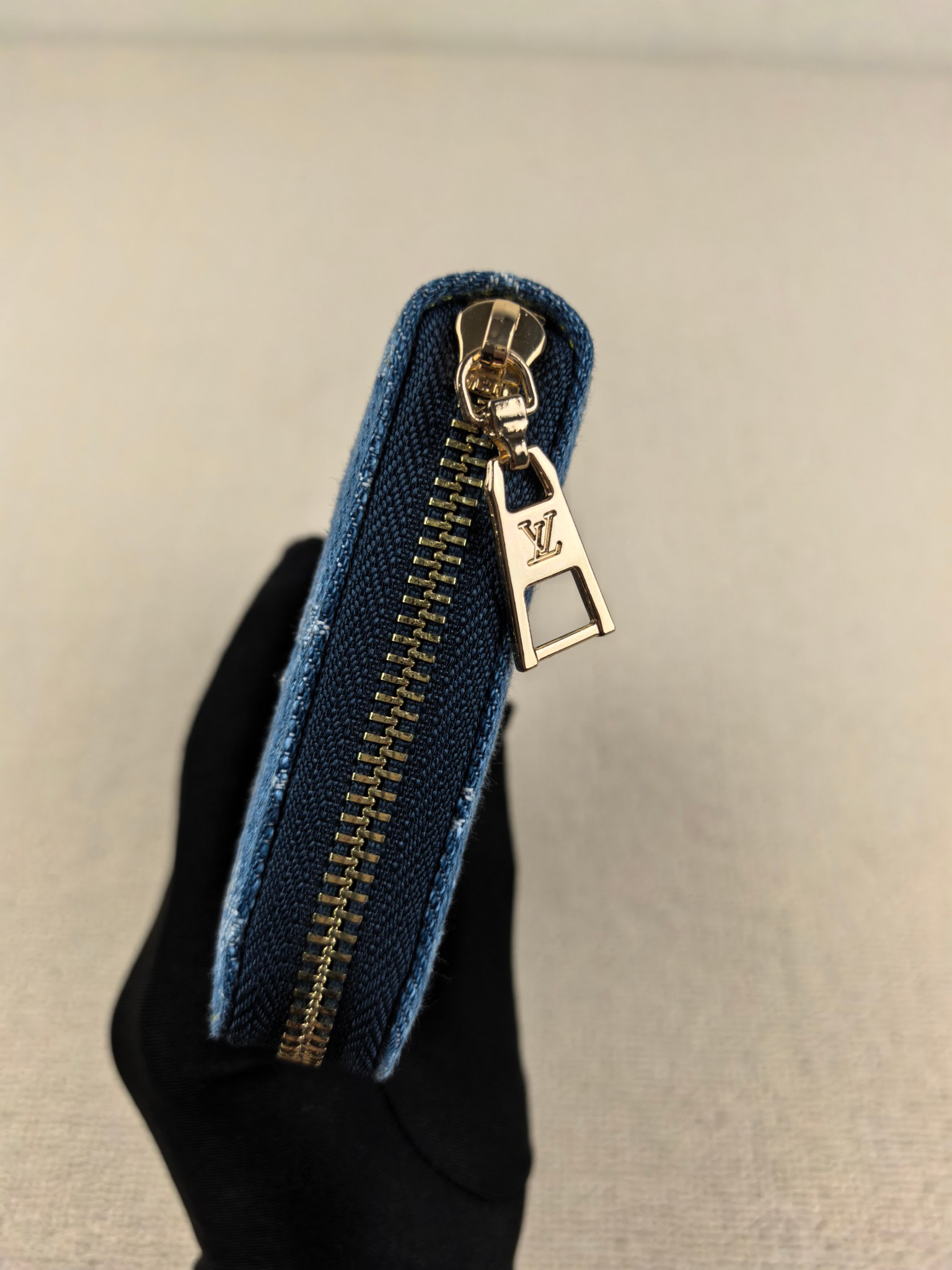 Louis Vuitton Zippy Wallet in Monogram Denim, M82958 - Image 5