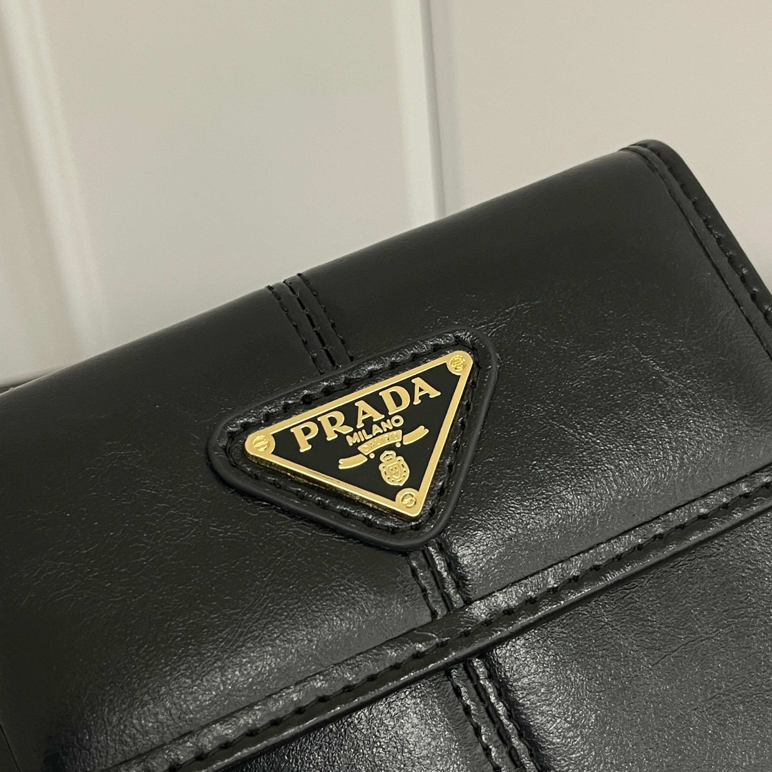 Prada Leather Card Holder with Triangle Logo and Snap Closure - Image 5