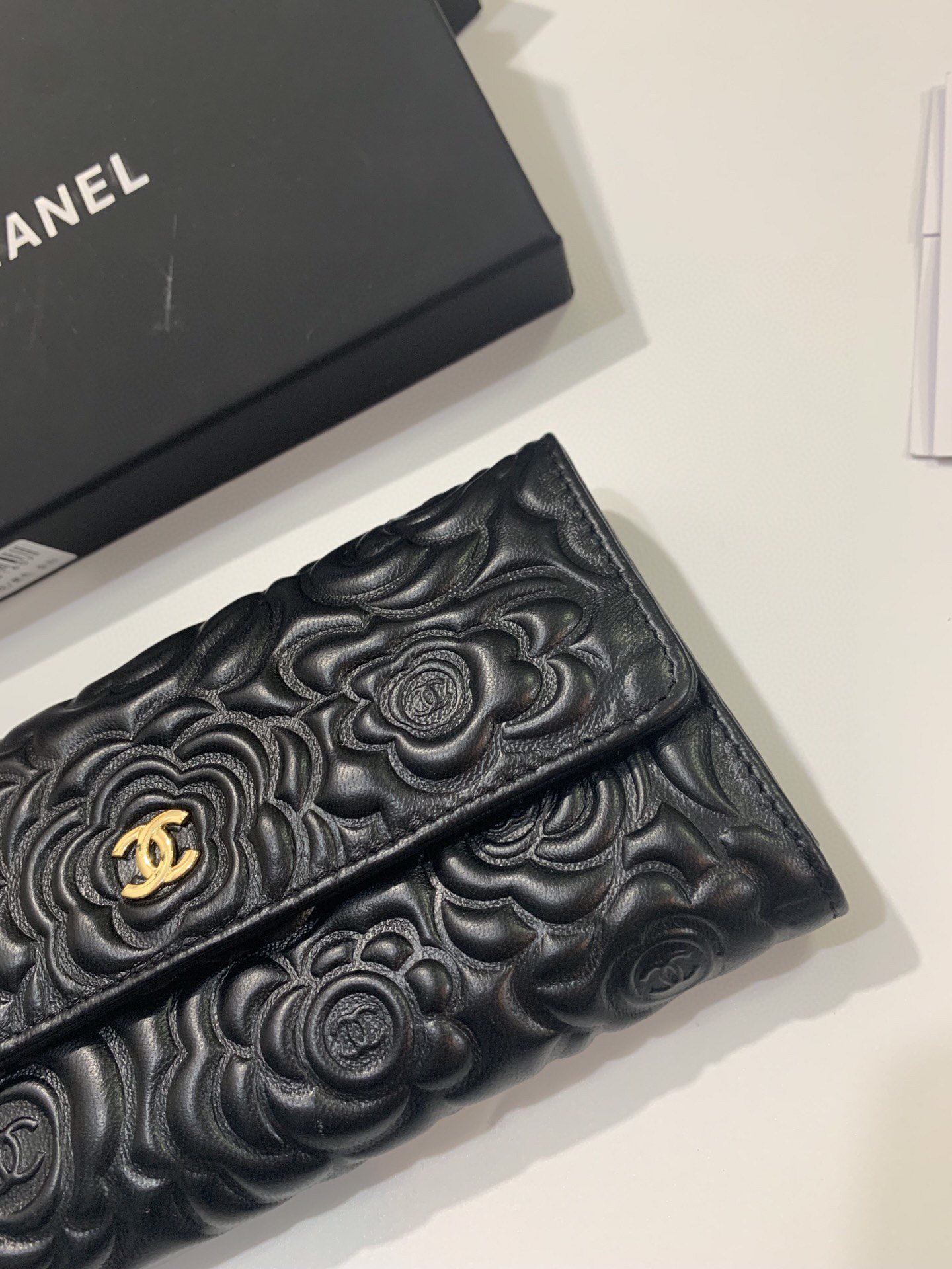 Chanel Camellia Lambskin Wallet with Gold Clasp - Image 5