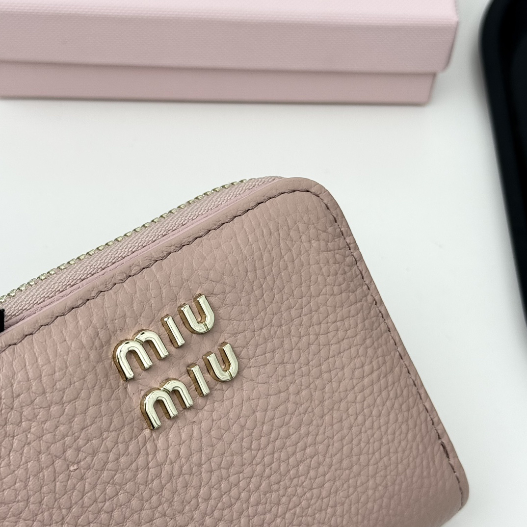 Miu Miu Quilted Lambskin Wallet - Image 5