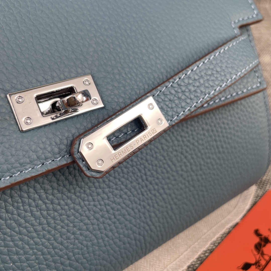 Hermès Kelly Leather Handbag - Image 5
