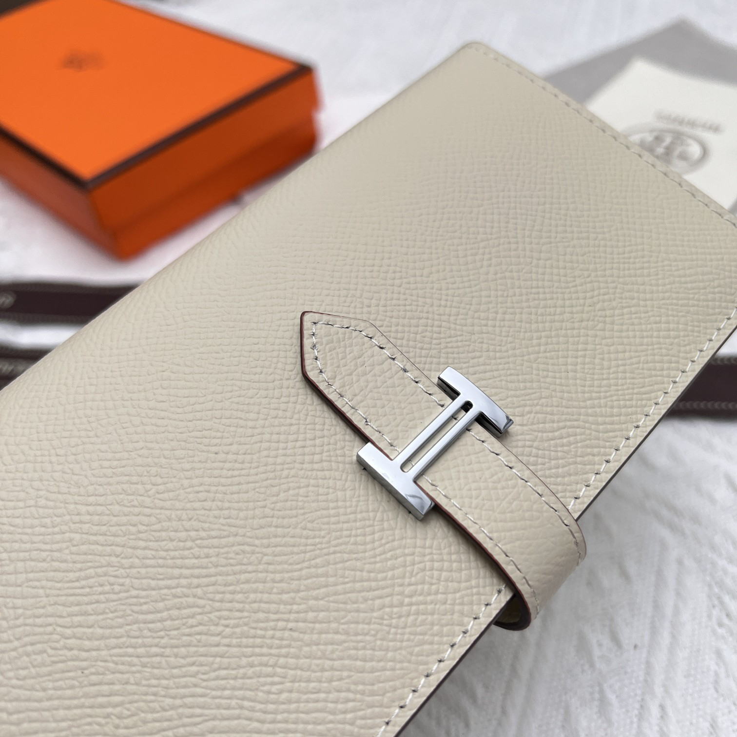 Hermès Women's Togo Calfskin Zipper Wallet - Image 5