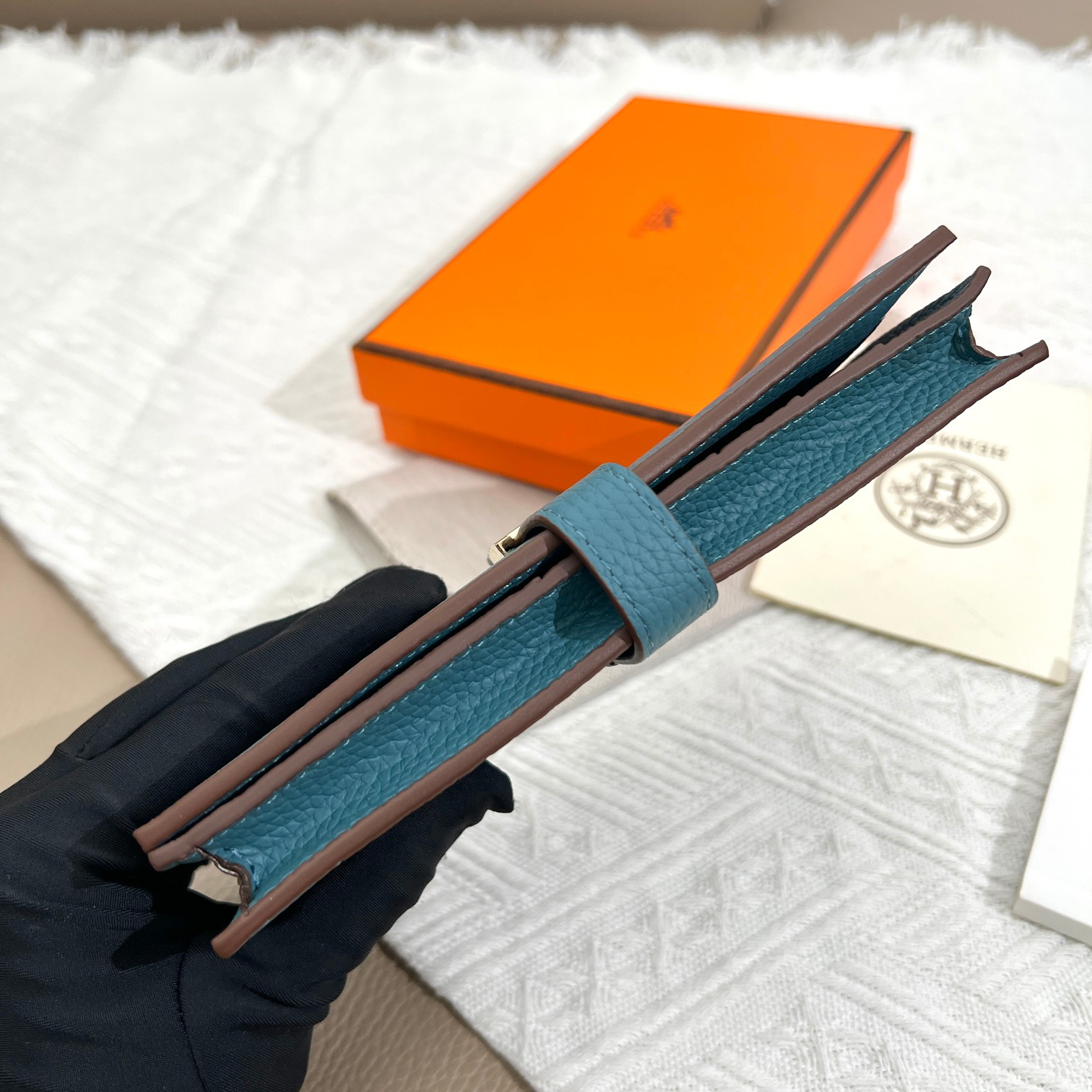 Hermes Women's Vertical Leather Wallet with Interior Zip Pocket - Image 5
